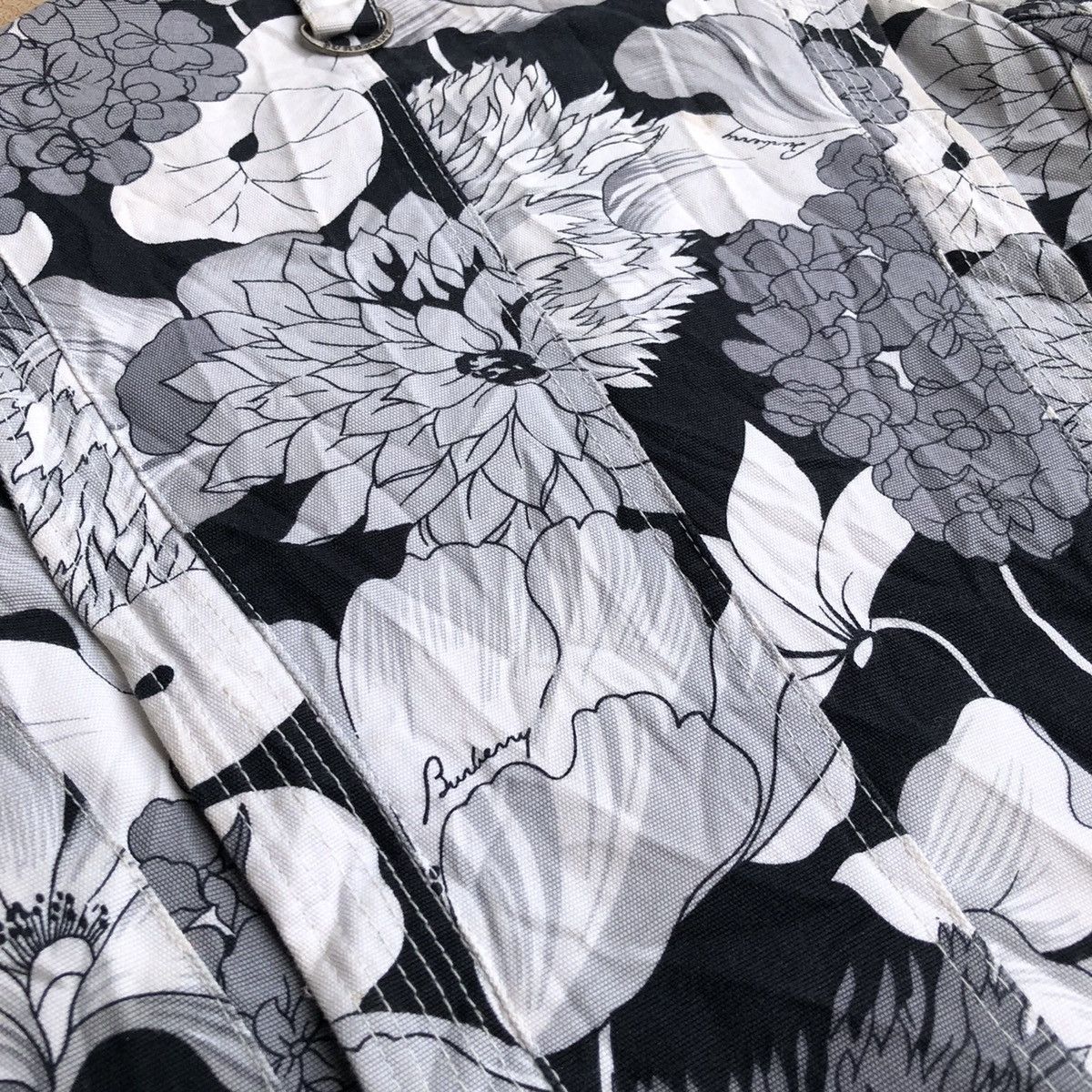 Burberry 💸BINDINGOFFER💸Burberry Floral Coat Jacket Size US XS / EU 42 / 0 - 11 Thumbnail