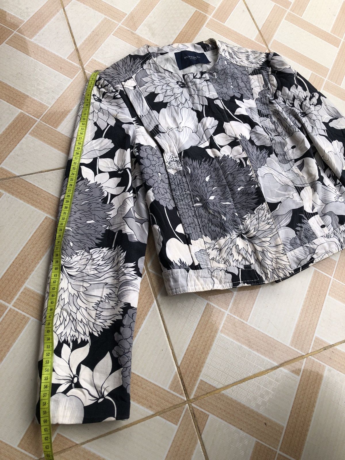 Burberry 💸BINDINGOFFER💸Burberry Floral Coat Jacket Size US XS / EU 42 / 0 - 8 Thumbnail