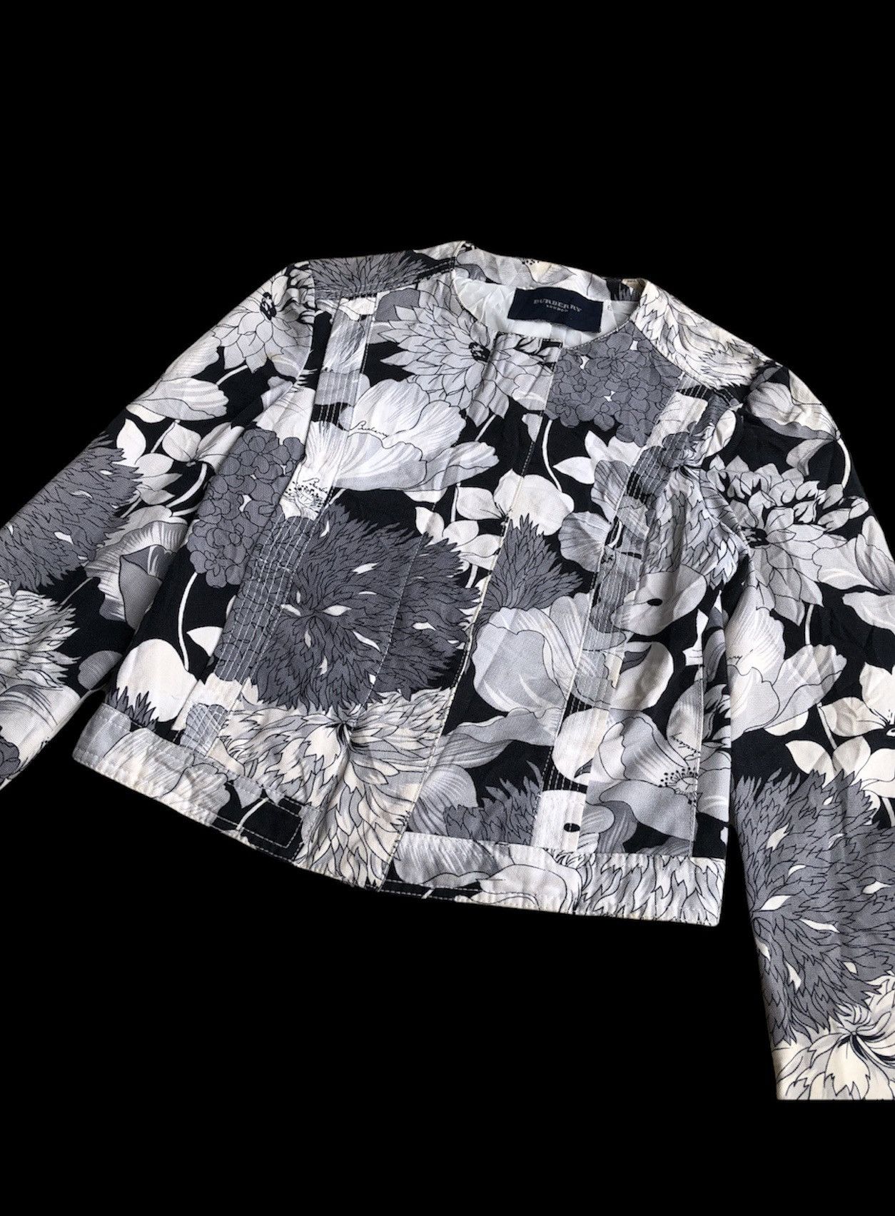 Burberry 💸BINDINGOFFER💸Burberry Floral Coat Jacket Size US XS / EU 42 / 0 - 3 Thumbnail