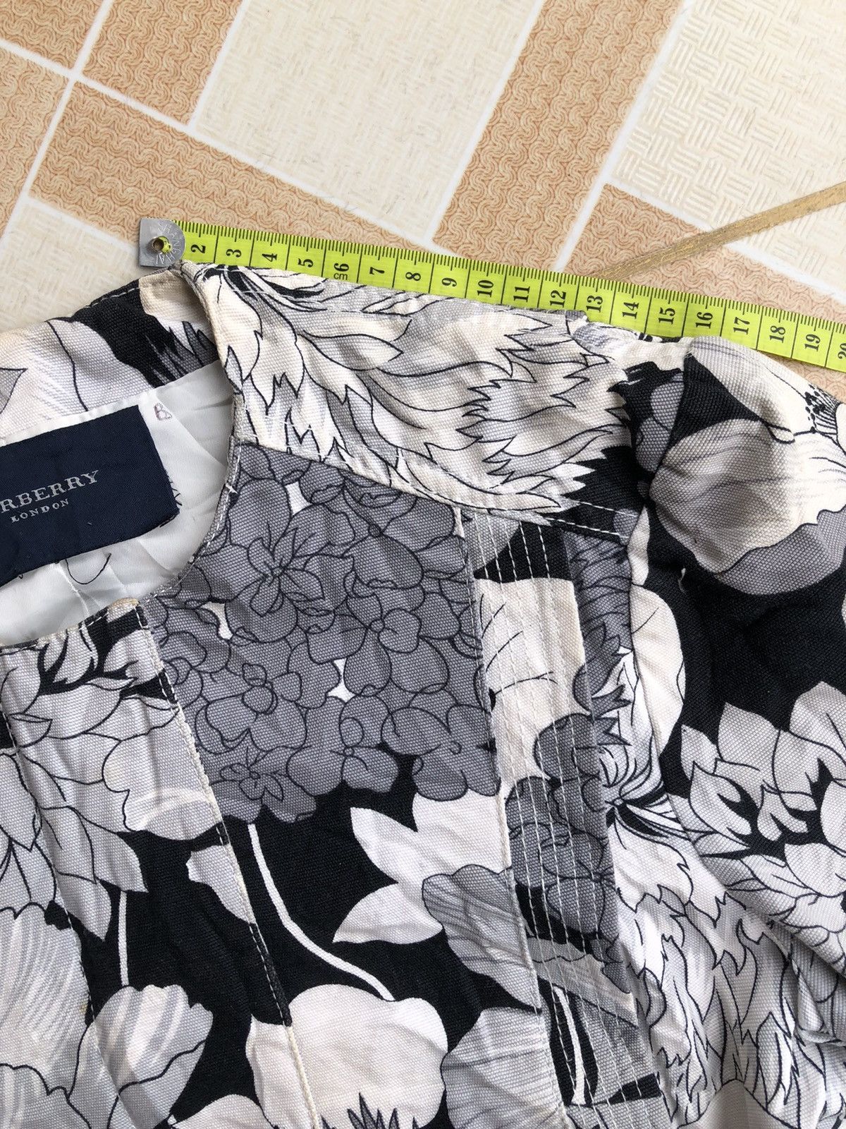 Burberry 💸BINDINGOFFER💸Burberry Floral Coat Jacket Size US XS / EU 42 / 0 - 5 Thumbnail