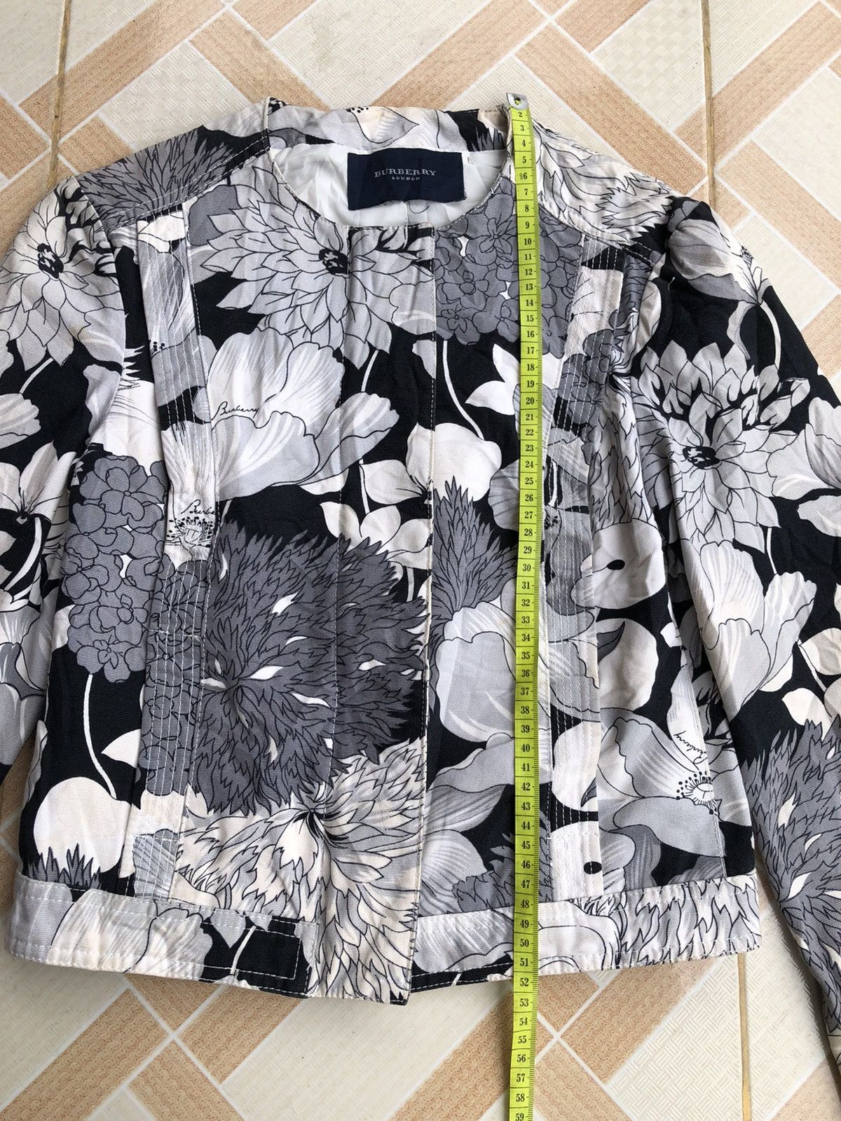 Burberry 💸BINDINGOFFER💸Burberry Floral Coat Jacket Size US XS / EU 42 / 0 - 7 Thumbnail