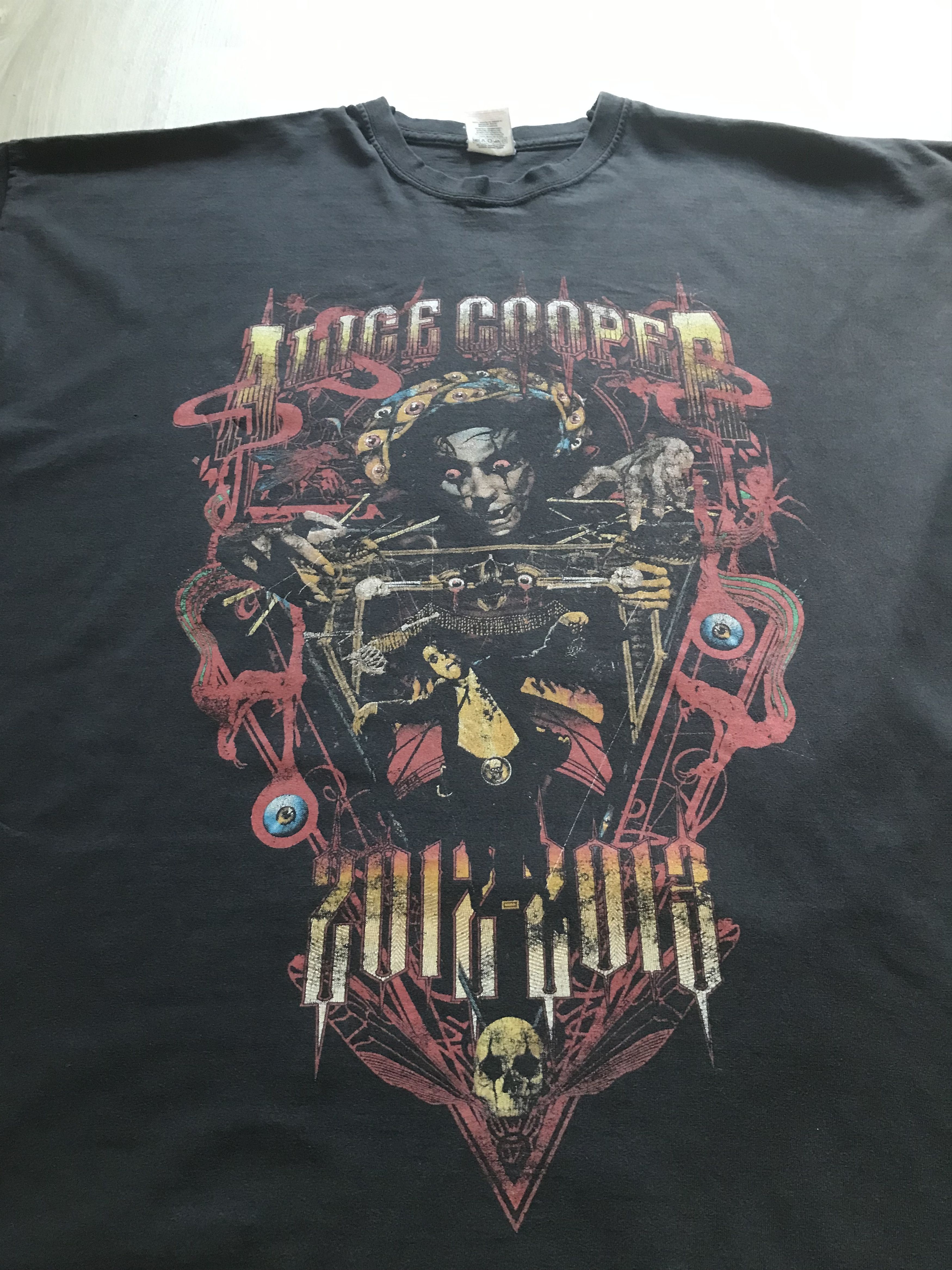 Band Tees Alice Cooper T shirt Raise the dead Size US XXL / EU 58 / 5 - 2 Thumbnail