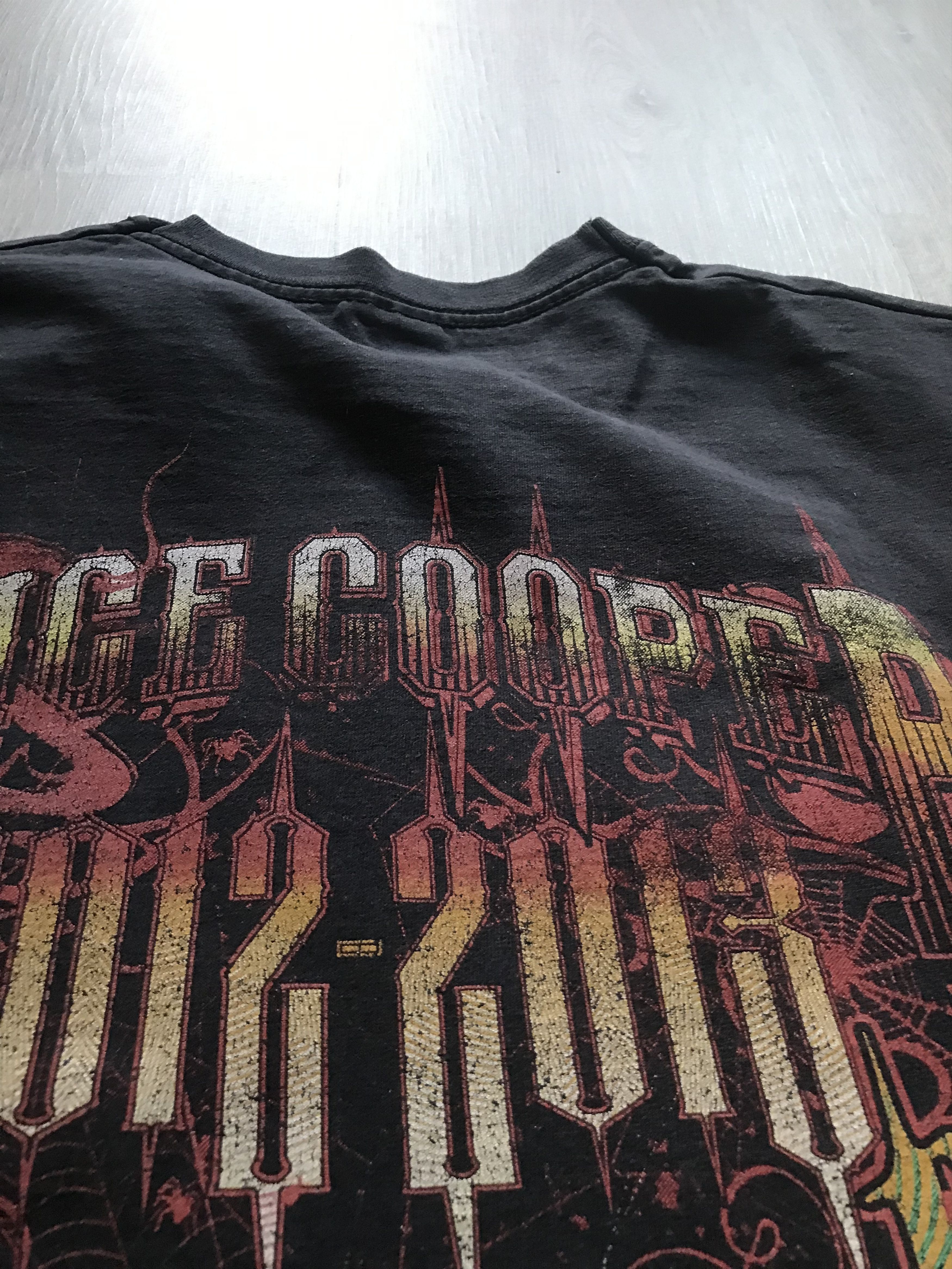 Band Tees Alice Cooper T shirt Raise the dead Size US XXL / EU 58 / 5 - 13 Thumbnail