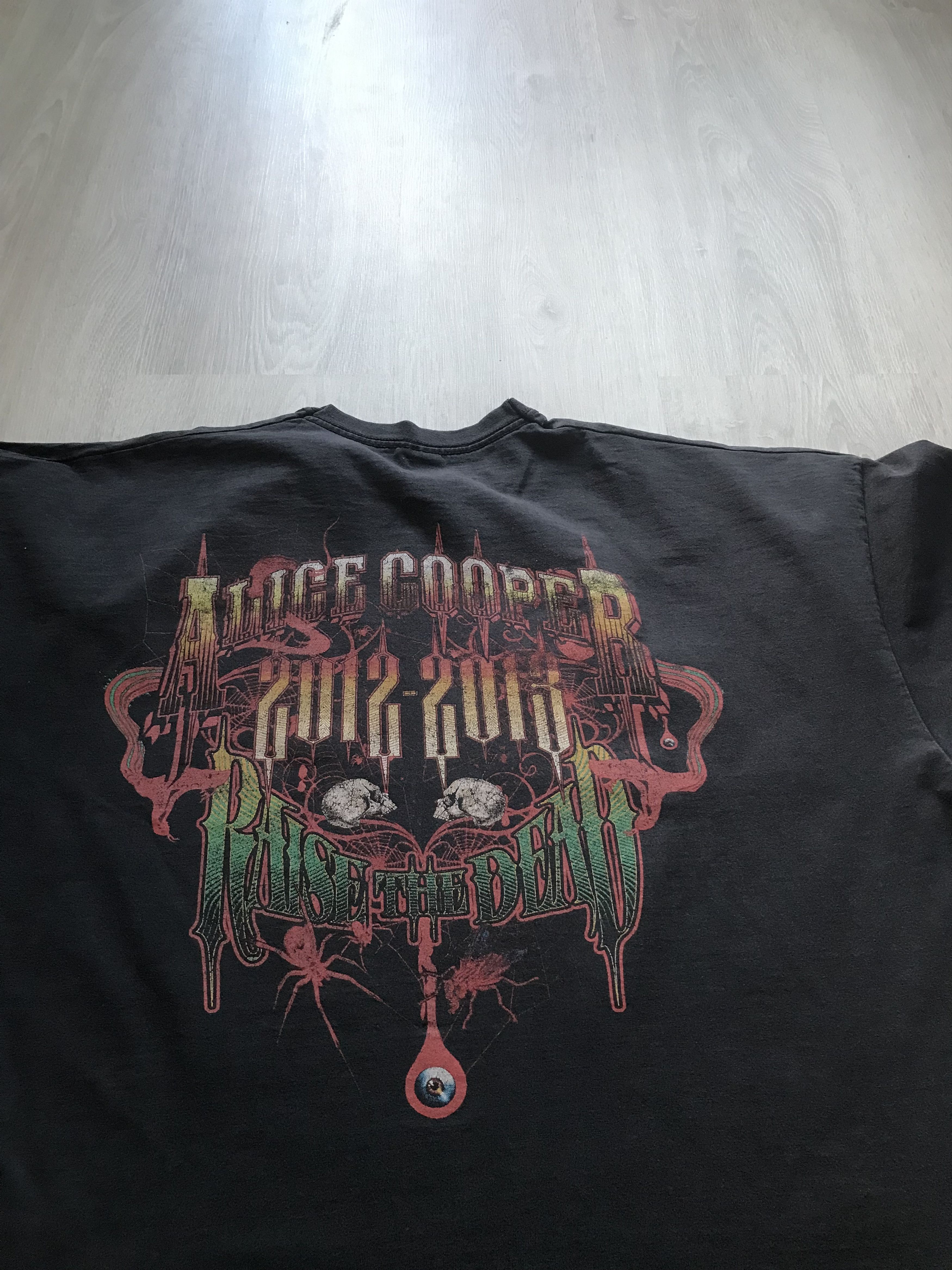 Band Tees Alice Cooper T shirt Raise the dead Size US XXL / EU 58 / 5 - 9 Thumbnail