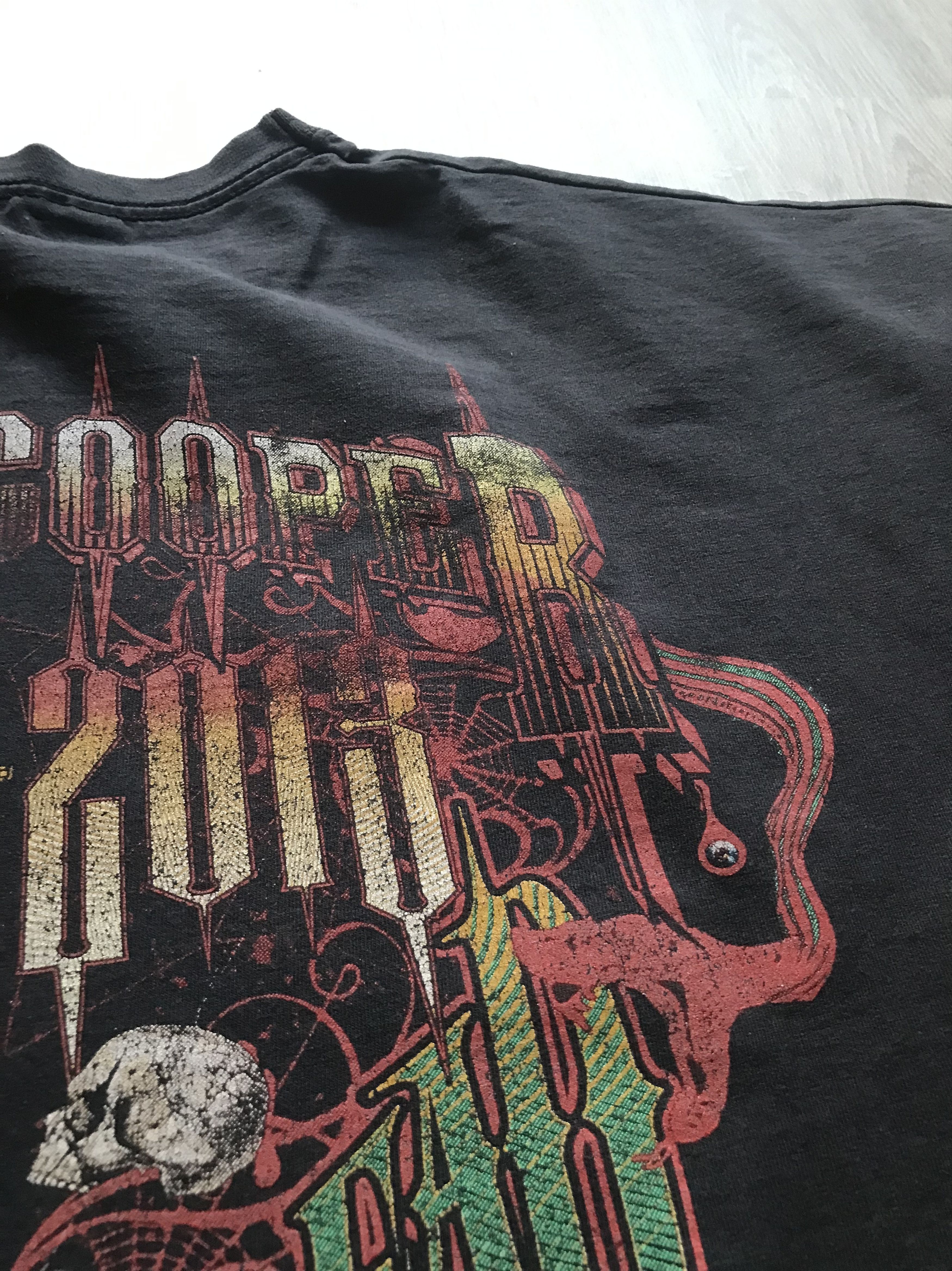 Band Tees Alice Cooper T shirt Raise the dead Size US XXL / EU 58 / 5 - 14 Thumbnail