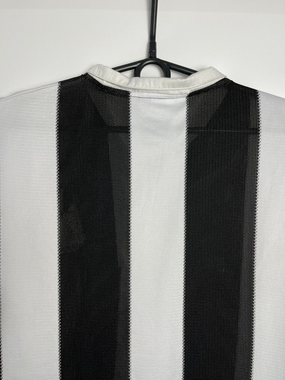 Vintage Vintage soccer jersey New Castle United size S Size US S / EU 44-46 / 1 - 13 Thumbnail