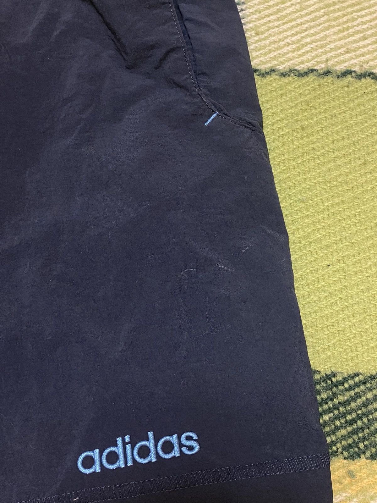 Adidas Vintage Adidas shorts streetwear y2k casual style size M Size US 32 / EU 48 - 3 Thumbnail