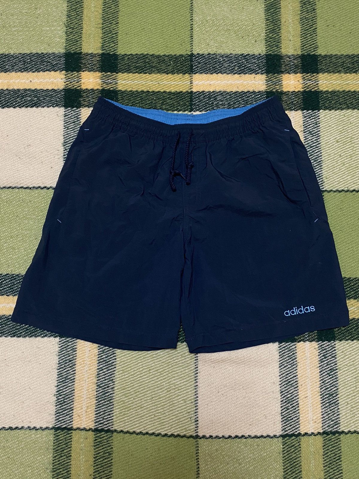 Adidas Vintage Adidas shorts streetwear y2k casual style size M Size US 32 / EU 48 - 1 Thumbnail
