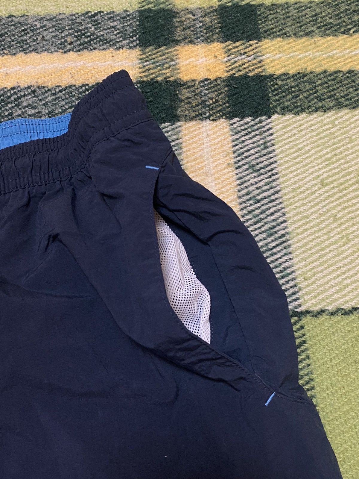 Adidas Vintage Adidas shorts streetwear y2k casual style size M Size US 32 / EU 48 - 2 Thumbnail