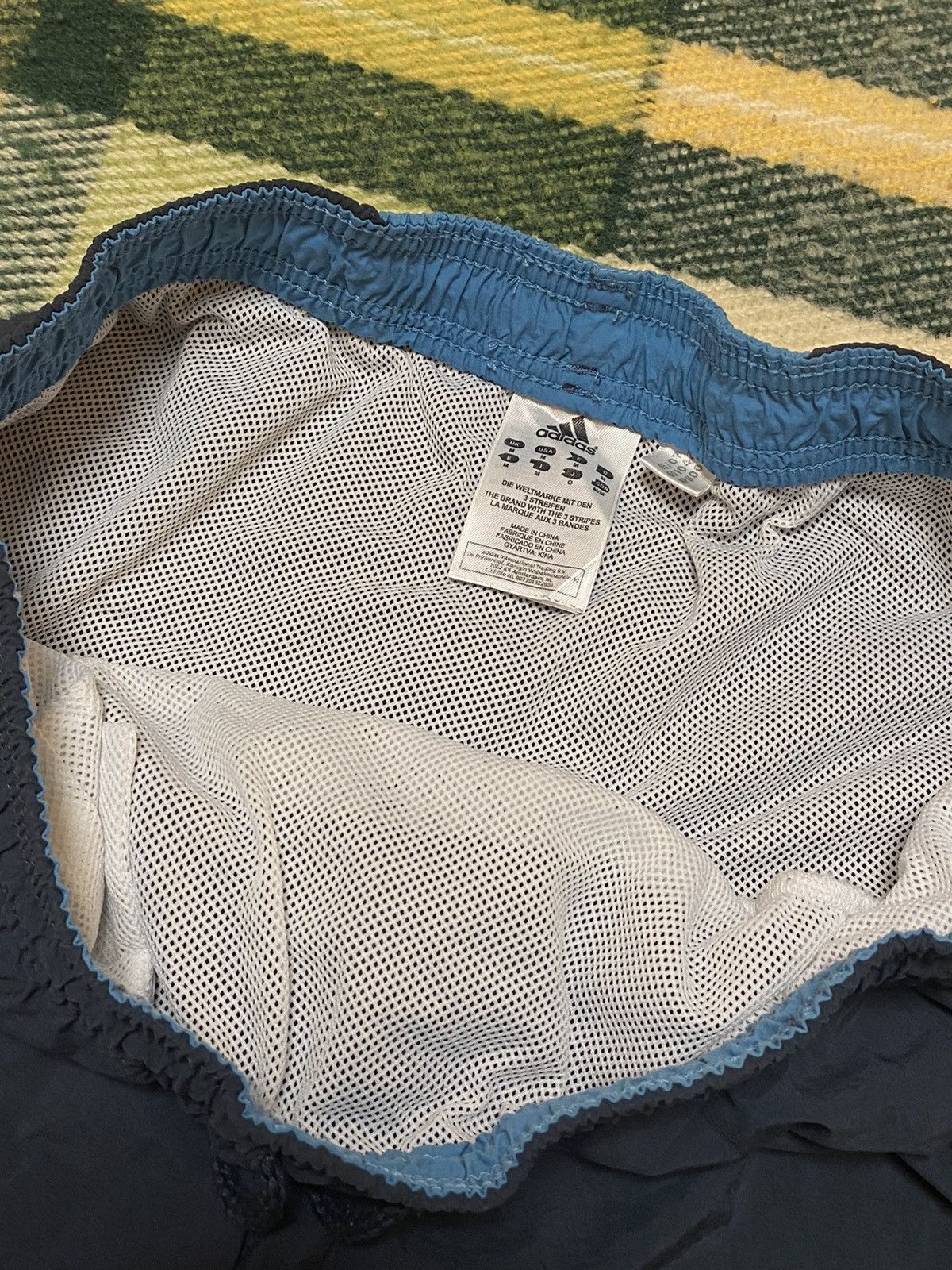 Adidas Vintage Adidas shorts streetwear y2k casual style size M Size US 32 / EU 48 - 5 Thumbnail
