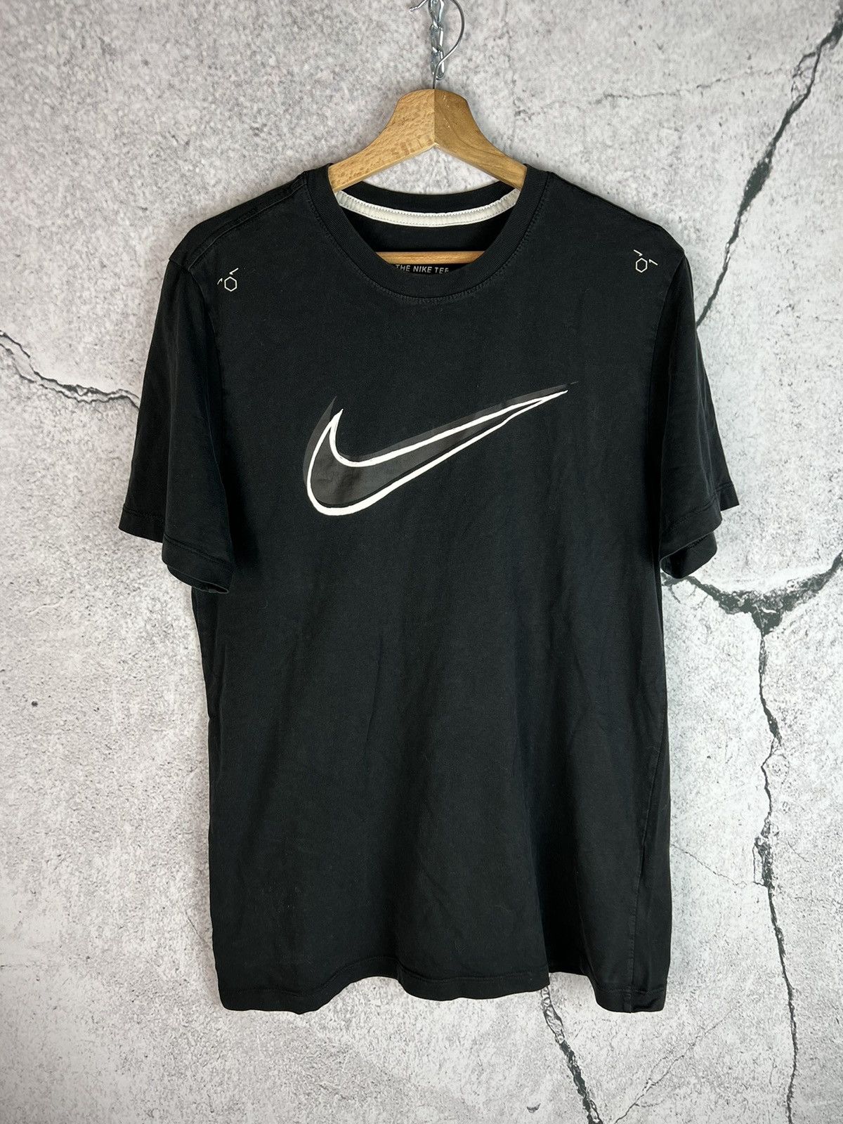 Nike Nike streetwear y2k center swoosh tshirt | Grailed