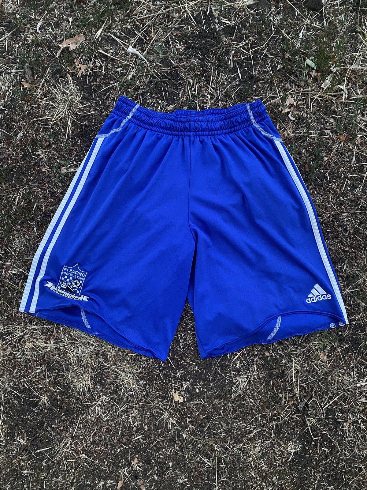 Adidas Vintage Adidas shorts streetwear y2k casual style size L Size US 34 / EU 50 - 1 Thumbnail