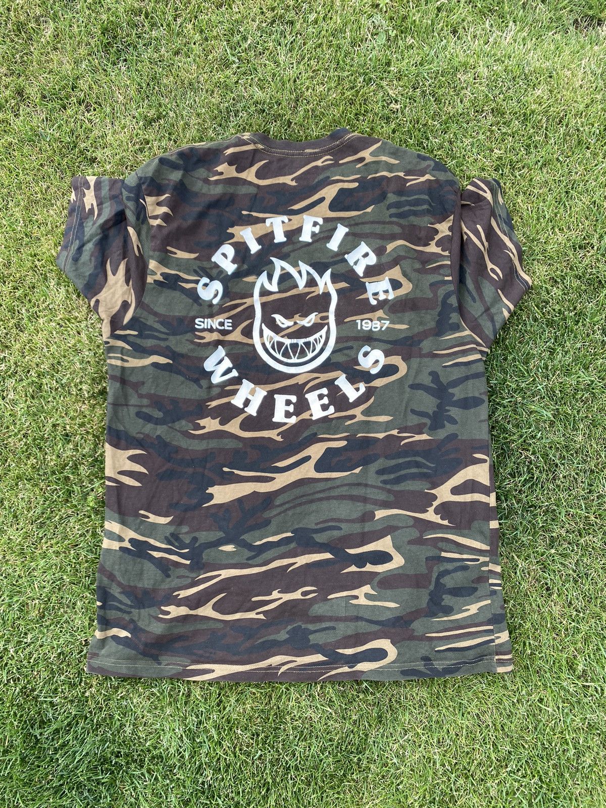 Spitfire Spitfire camo flame tee Size US L / EU 52-54 / 3 - 1 Thumbnail