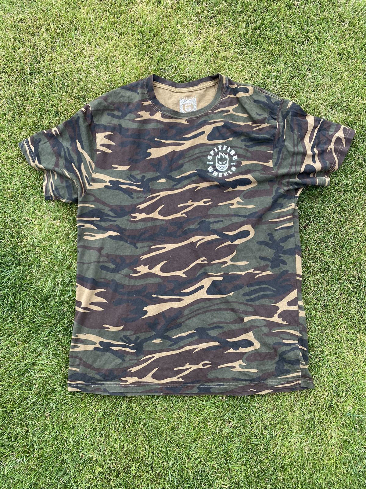 Spitfire Spitfire camo flame tee Size US L / EU 52-54 / 3 - 2 Thumbnail