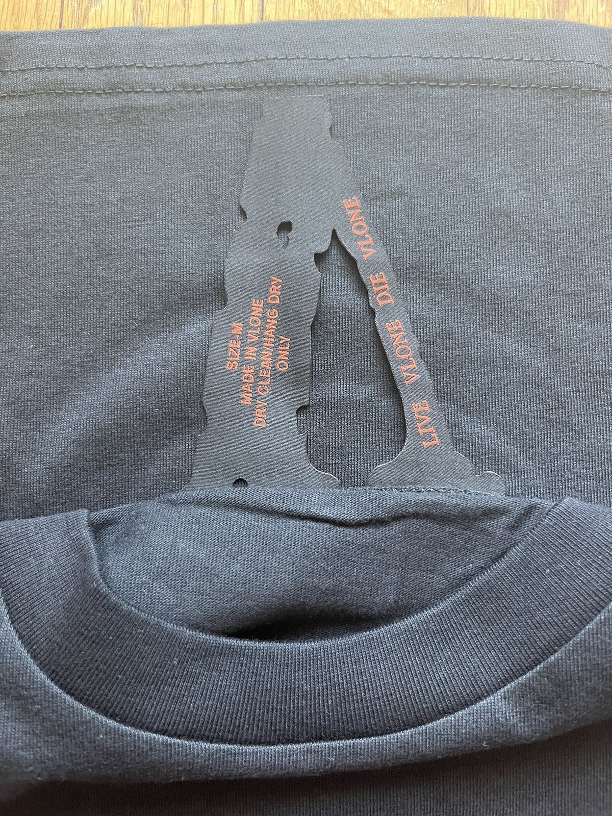 Vlone Vlone Red Skulls Spellout T-shirt Black Size Medium Size US M / EU 48-50 / 2 - 4 Thumbnail