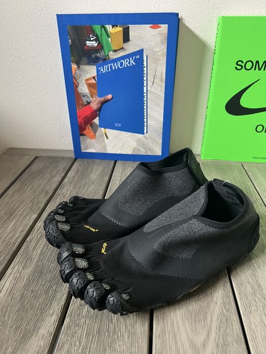 Suicoke Midorikawa Suicoke Vibram Five Fingers NIN-LO in Black