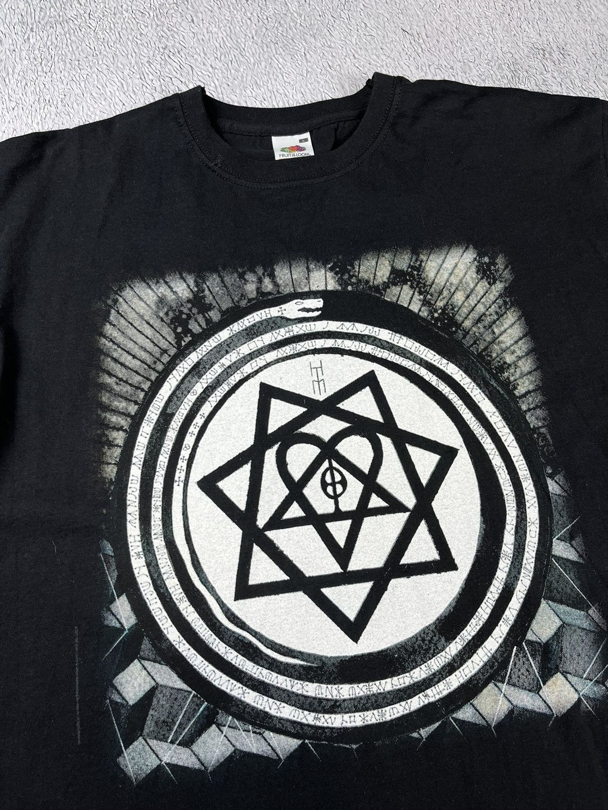 Band Tees Vintage HIM Razorblade Romance Goth Band T-shirt Size US L / EU 52-54 / 3 - 5 Thumbnail