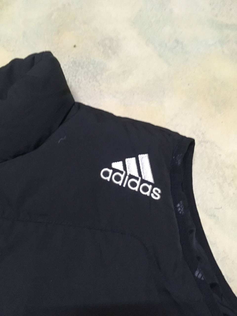 Adidas Vintage Adidas Puffer Vest Black Size US L / EU 52-54 / 3 - 3 Thumbnail