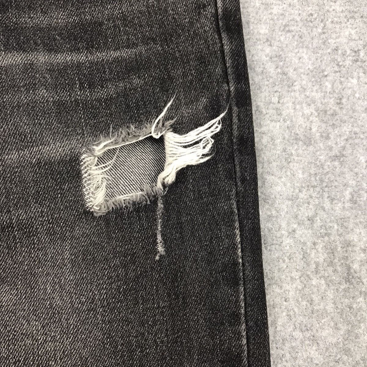 Japanese Brand FLARE DENIM ESPARI HOMME BLACK FADED DISTRESSED DENIM PANTS Size US 32 / EU 48 - 6 Thumbnail