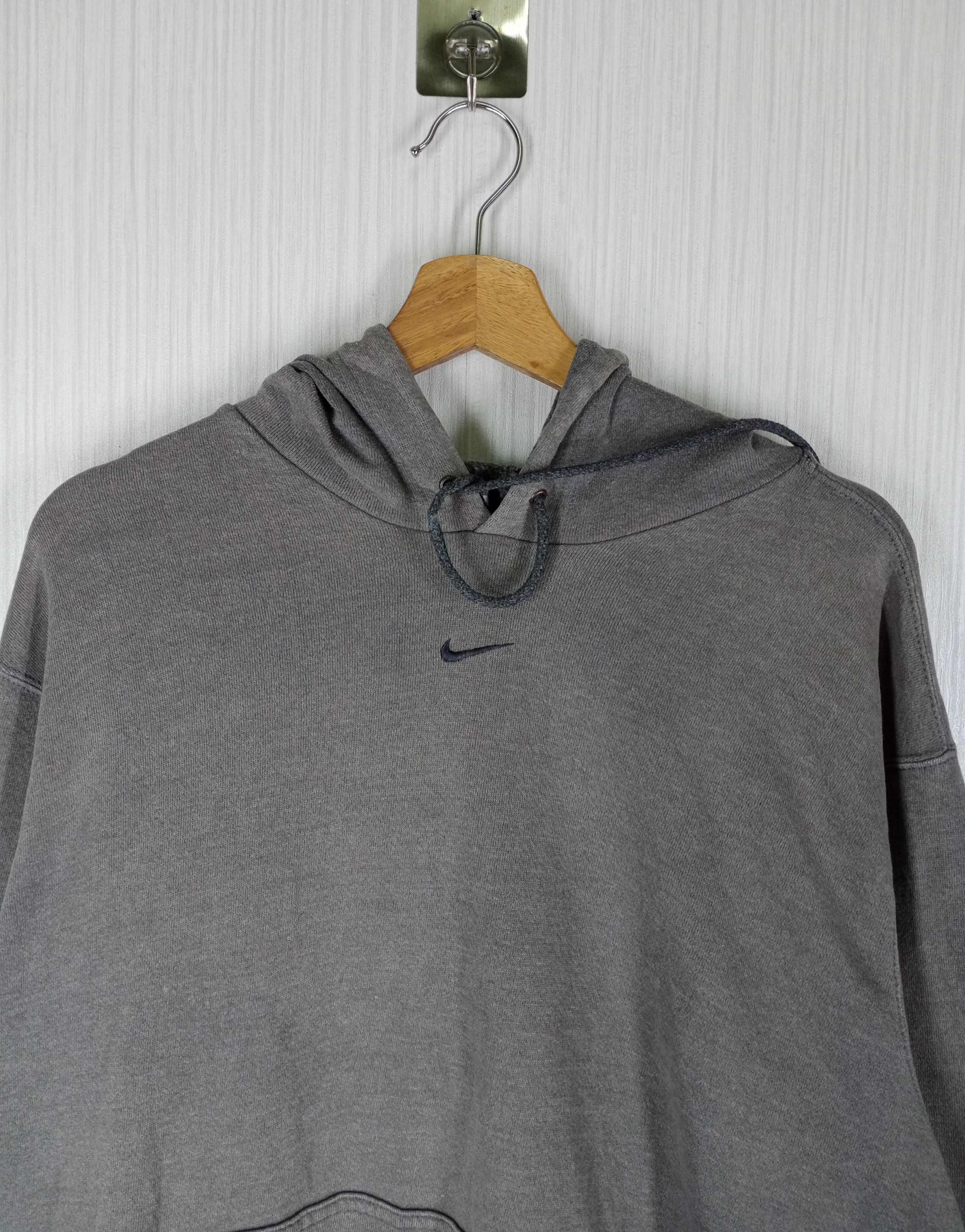 Nike Rare Vintage Nike Center Swoosh Logo Hoodie Sweatshirt Size US L / EU 52-54 / 3 - 1 Thumbnail