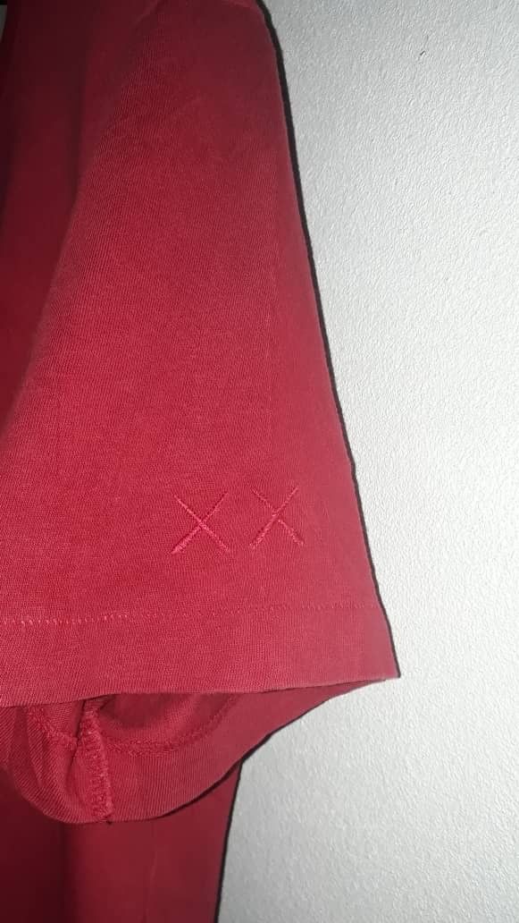 Kaws × Uniqlo Kaws Size US L / EU 52-54 / 3 - 2 Thumbnail