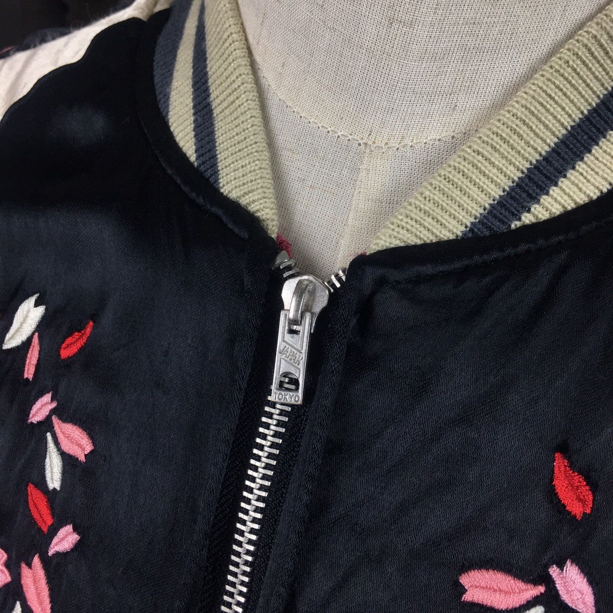 IOLANI 💥Iolani Sukajan Black Cherry Blossom Reversible Souvenir Size US M / EU 48-50 / 2 - 5 Thumbnail