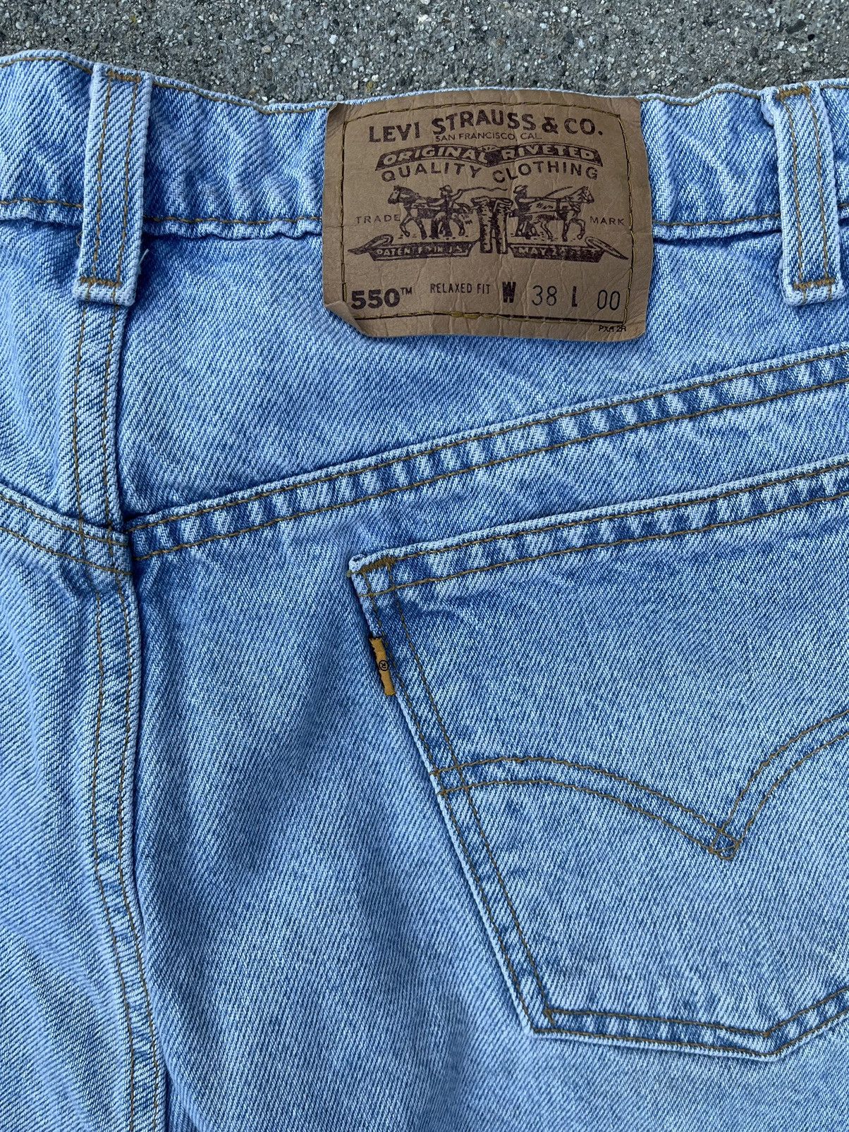 Levi's × Vintage Vintage Levi’s Orange Tab 550 Denim Jean Shorts Jorts ‘96 Size US 36 / EU 52 - 5 Thumbnail