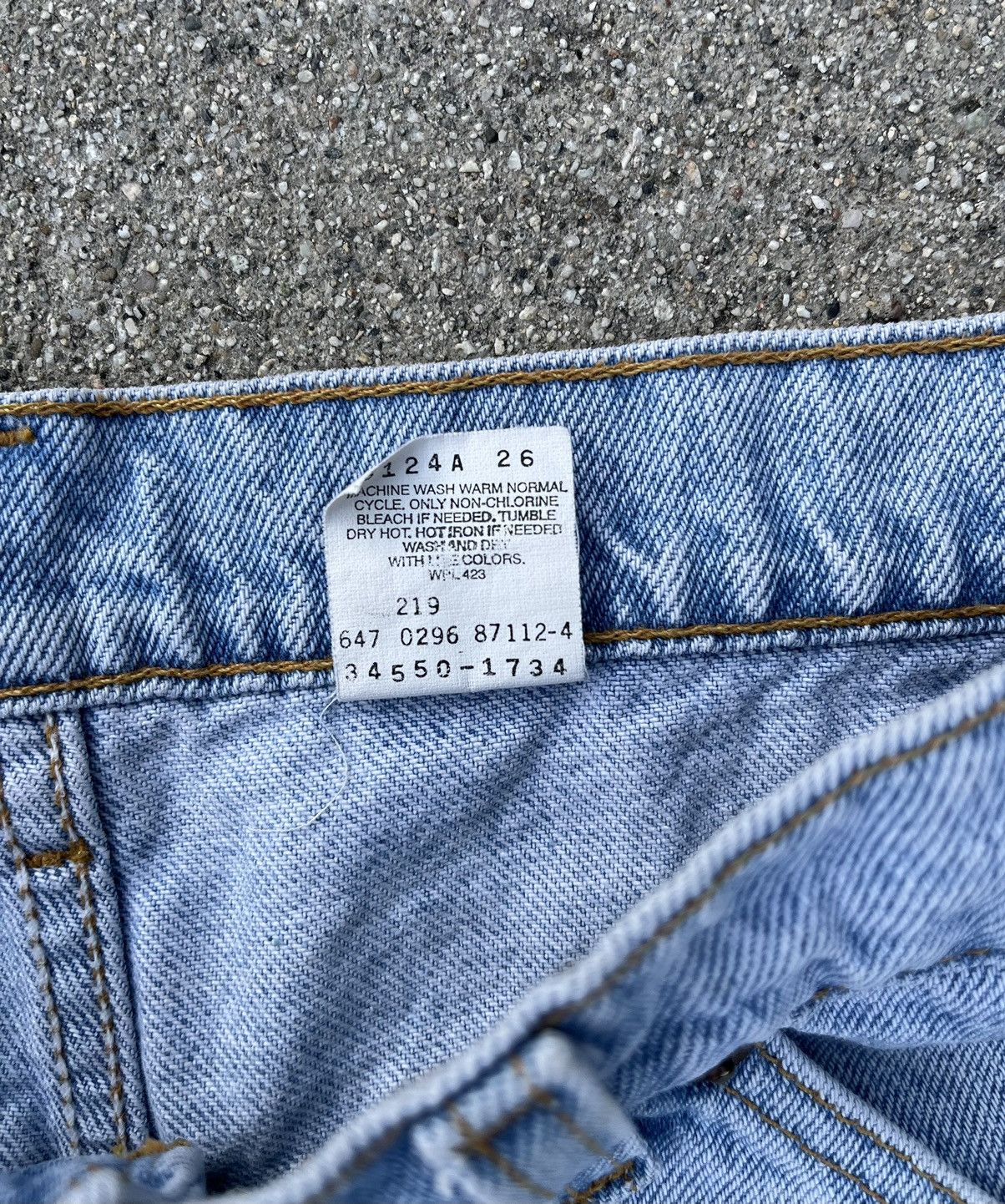 Levi's × Vintage Vintage Levi’s Orange Tab 550 Denim Jean Shorts Jorts ‘96 Size US 36 / EU 52 - 4 Thumbnail