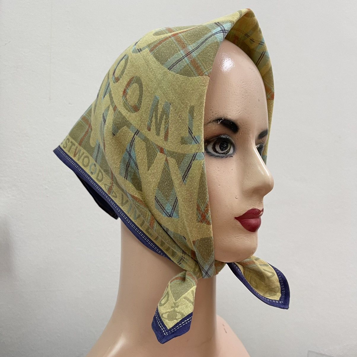 Vivienne Westwood VIVIENNE WESTWOOD HANDKERCHIEF BANDANA POCKETSQUARE SCARF Size ONE SIZE - 1 Thumbnail