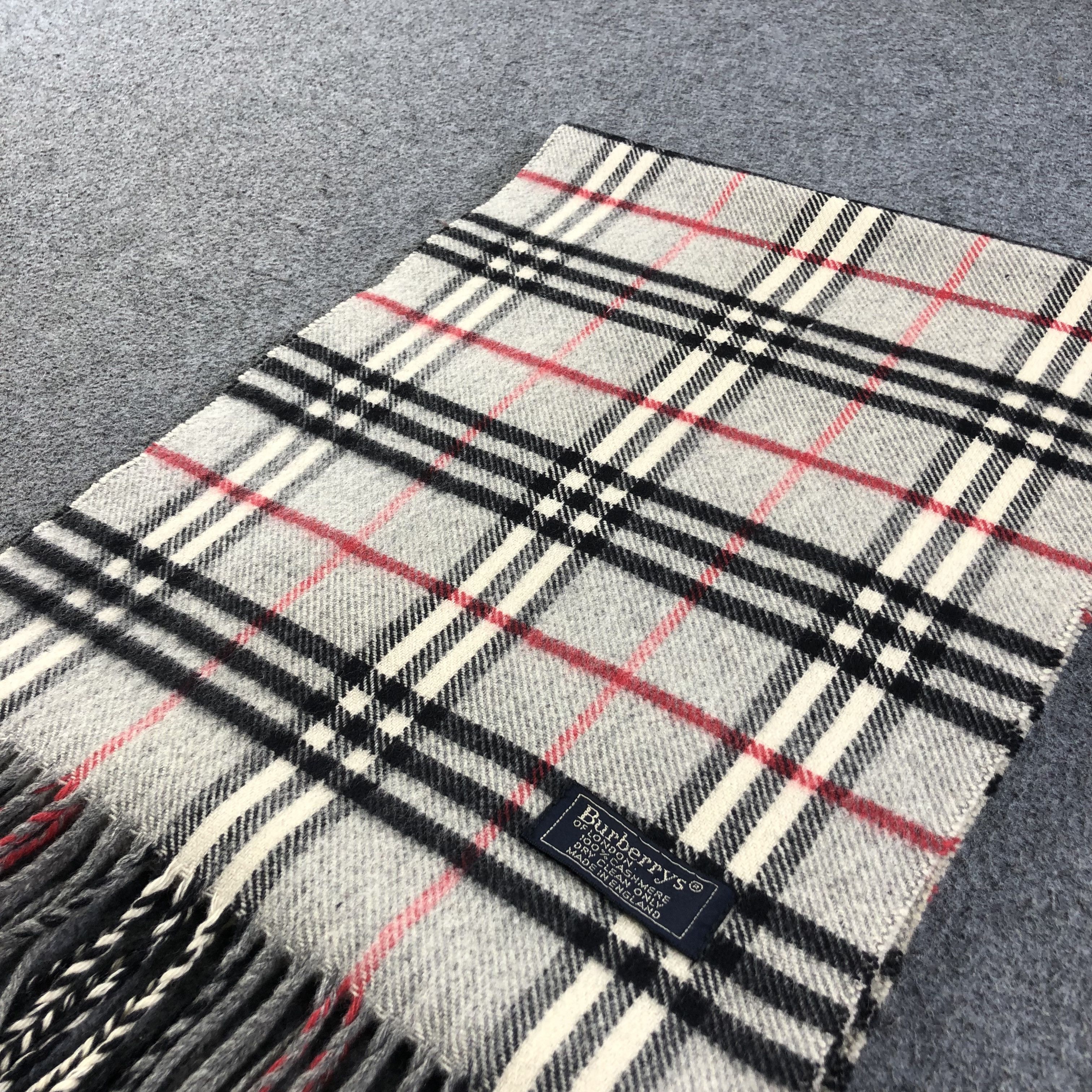 Burberry Burberrys Nova Check Grey Cashmere Scarf Muffler V1104 Size ONE SIZE - 2 Thumbnail