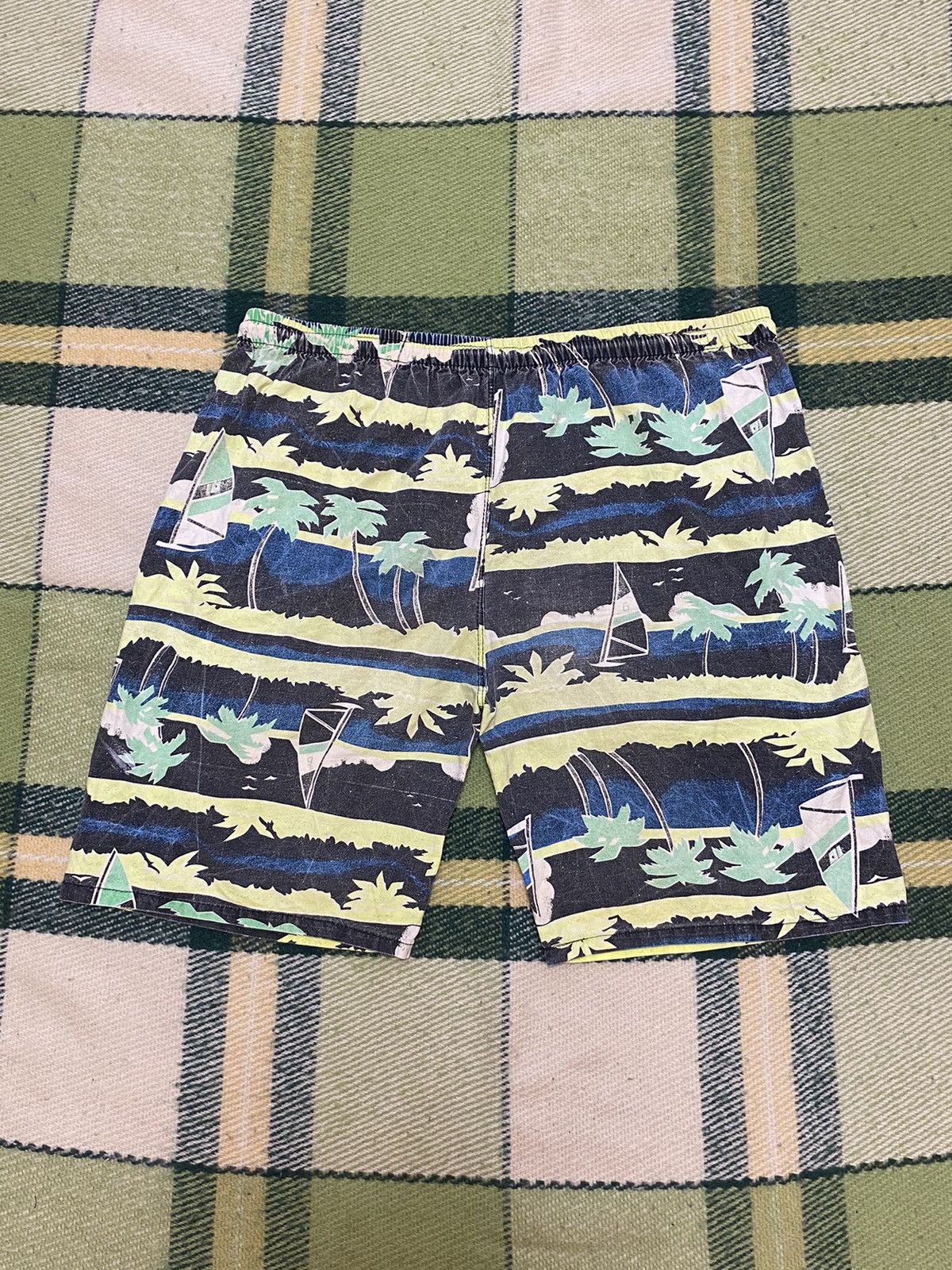 Vintage Vintage 90s art shorts streetwear Hawaiian style size XL Size US 36 / EU 52 - 3 Thumbnail