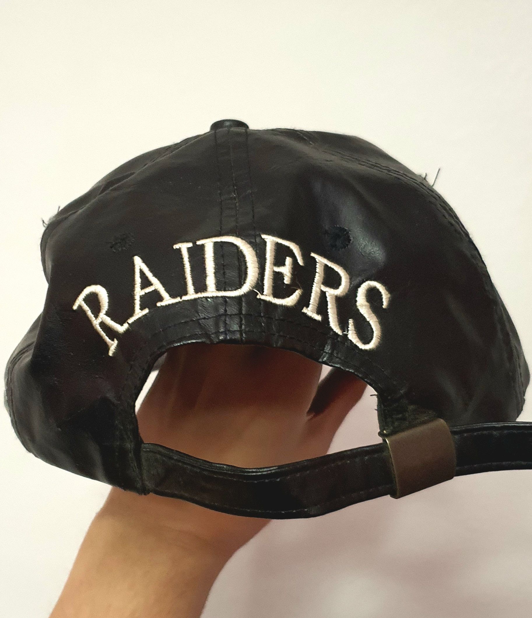 NFL × Vintage Rare Las Vegas Raiders Vintage Leather Metallic Logo Hat Size ONE SIZE - 3 Thumbnail