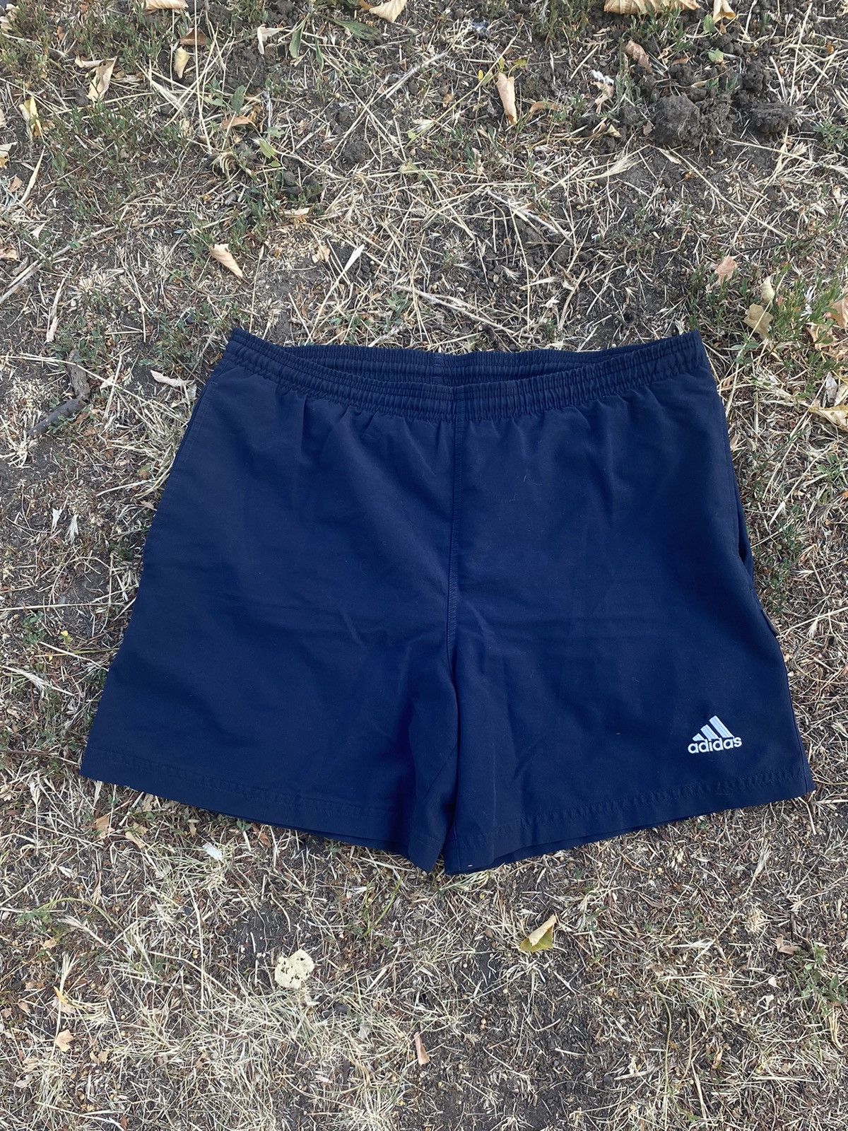 Adidas Vintage Adidas shorts streetwear y2k casual style size S Size US 30 / EU 46 - 1 Thumbnail