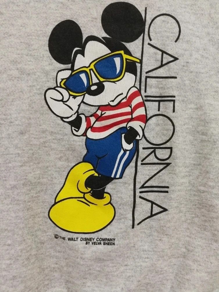 Mickey Mouse vintage mickey mouse crewneck vintage disney Size US L / EU 52-54 / 3 - 6 Thumbnail