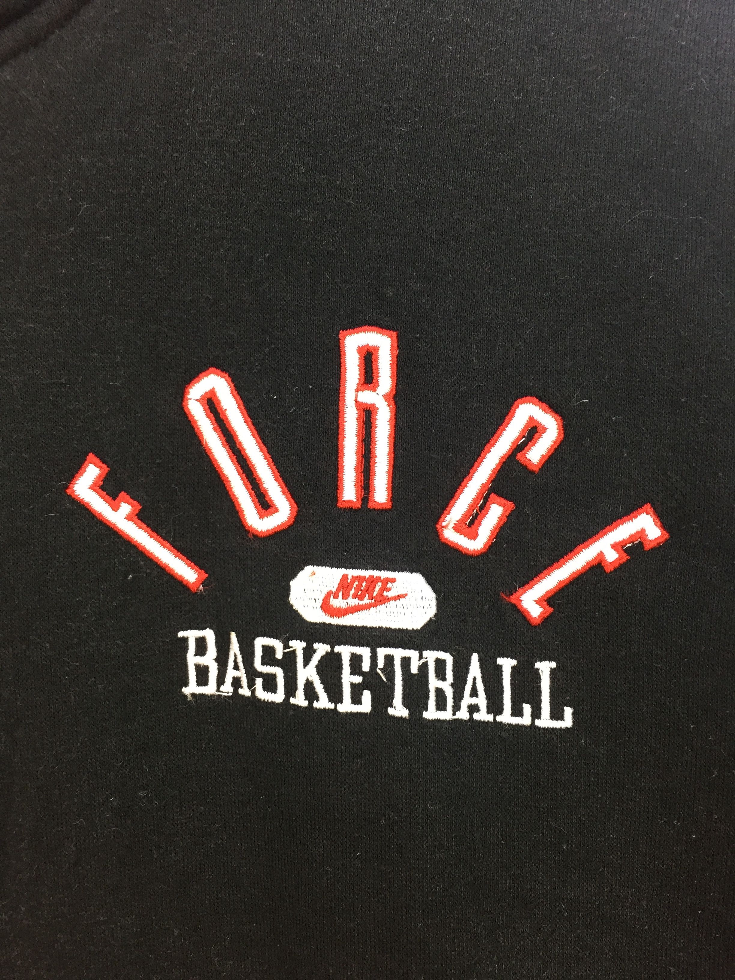 Nike VTG NIKE FORCE BASKETBALL HOODIE Size US L / EU 52-54 / 3 - 4 Thumbnail