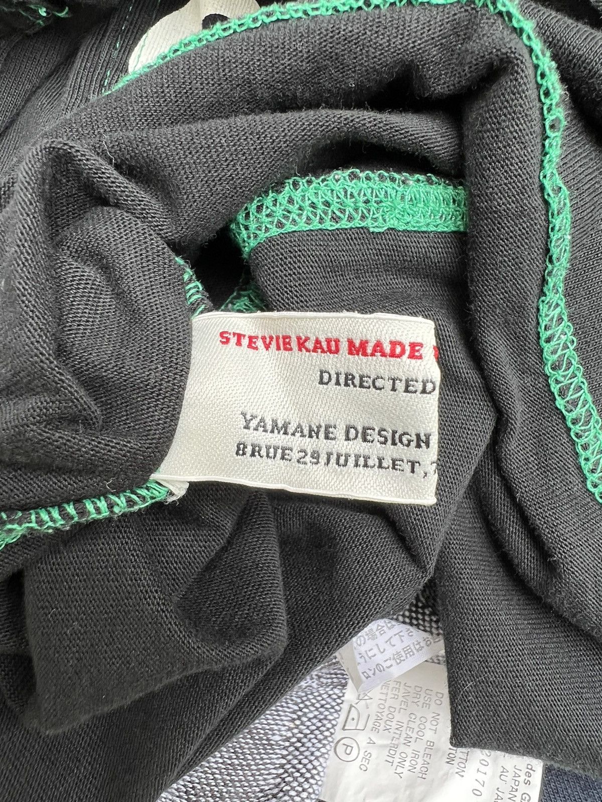 Evisu RARE!! Vintage Evisu Multi Pocket Black t shirt Size US L / EU 52-54 / 3 - 15 Thumbnail