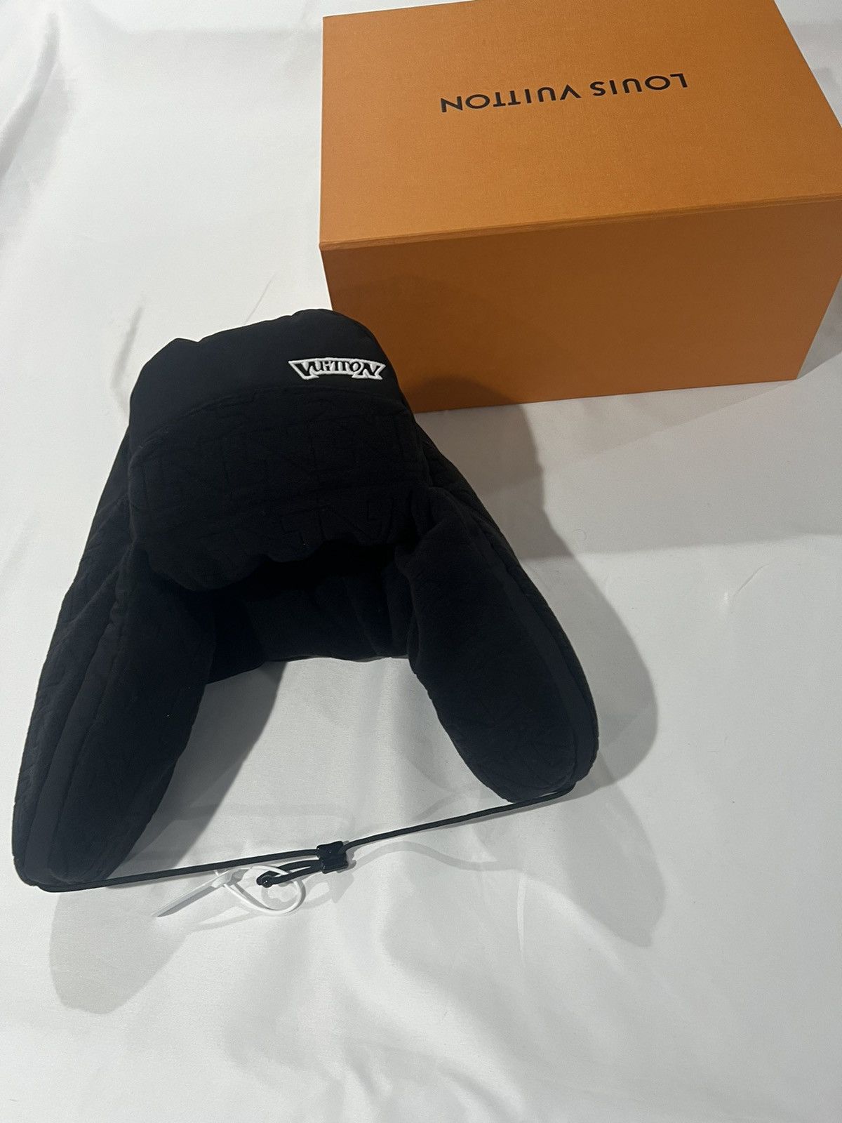 Louis Vuitton Louis Vuitton mens hat. Size ONE SIZE - 1 Thumbnail