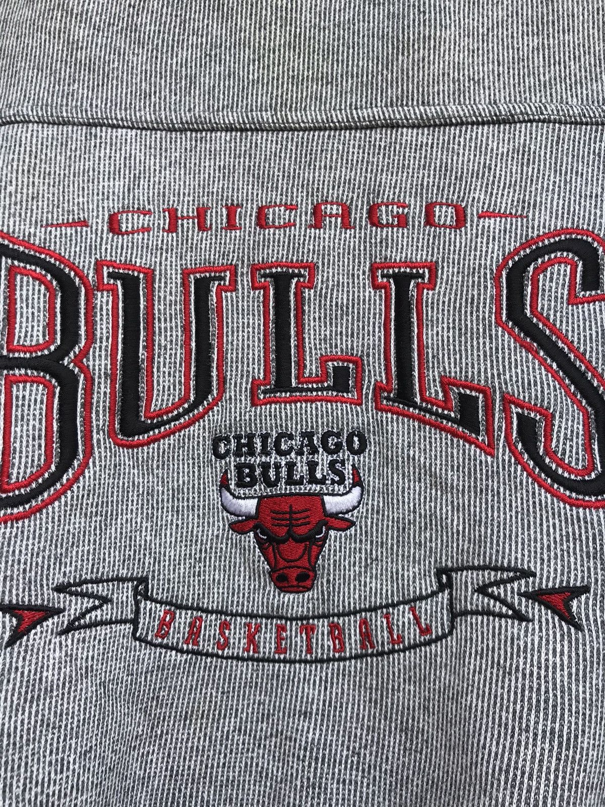 Lee Vintage Lee Chicago Bulls Basketball Embroidered Sweatshirts Size US L / EU 52-54 / 3 - 10 Thumbnail