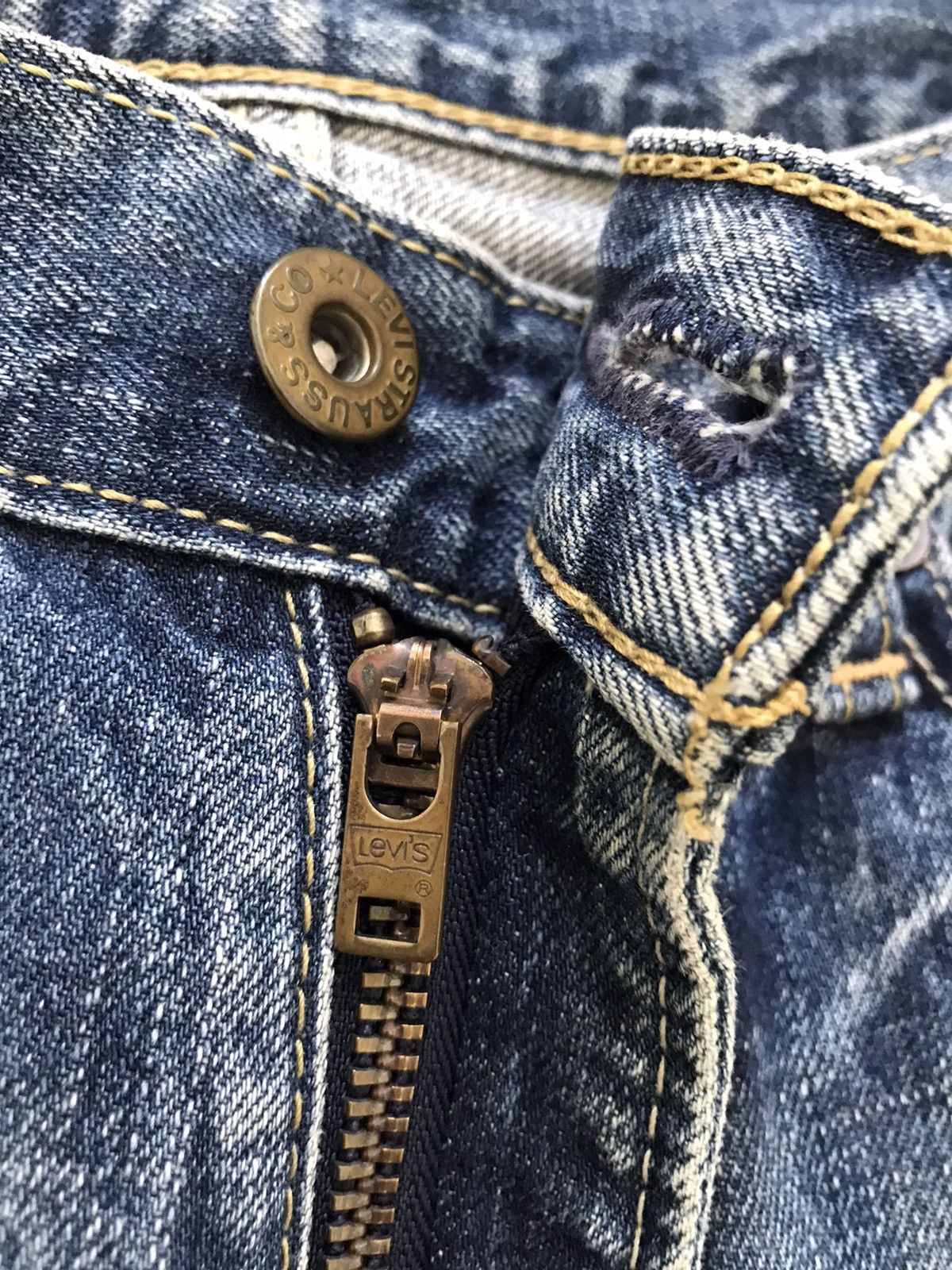 Levi's Vintage Clothing Vintage Levis 503 Lightning Distressed Denim Jeans Size US 32 / EU 48 - 11 Thumbnail