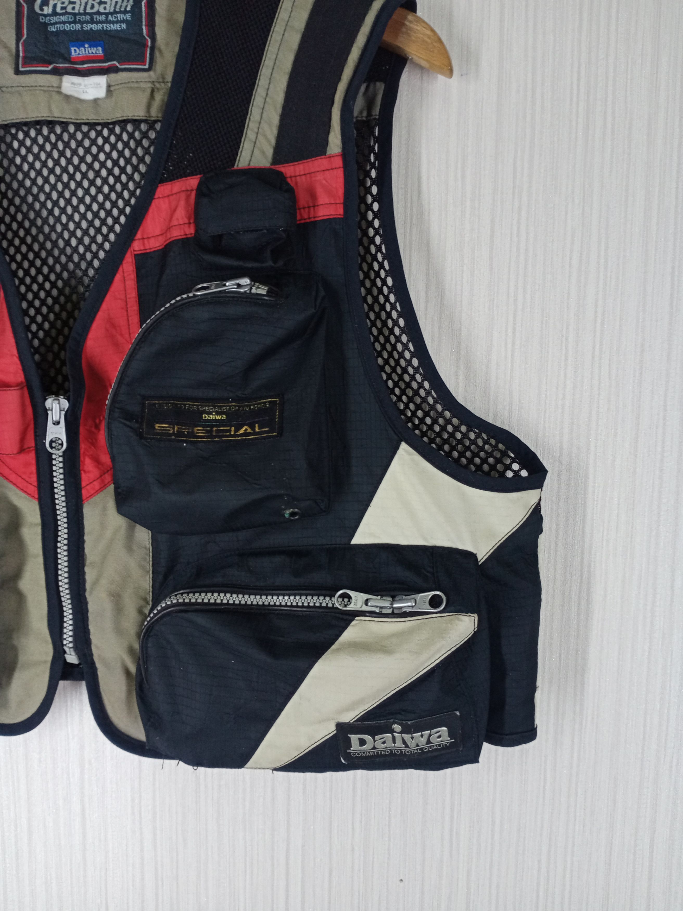 DAIWA Great Banff Daiwa Tactical Multi Pocket Vest Goretex Size US L / EU 52-54 / 3 - 5 Thumbnail