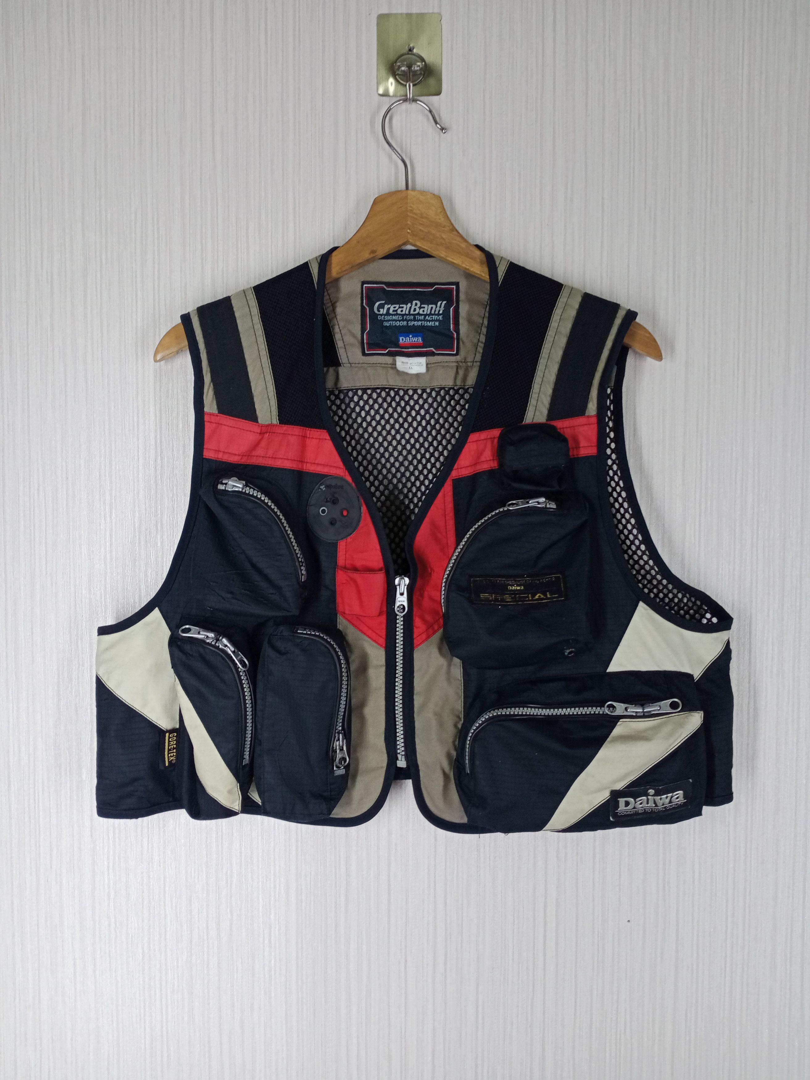 DAIWA Great Banff Daiwa Tactical Multi Pocket Vest Goretex Size US L / EU 52-54 / 3 - 1 Thumbnail
