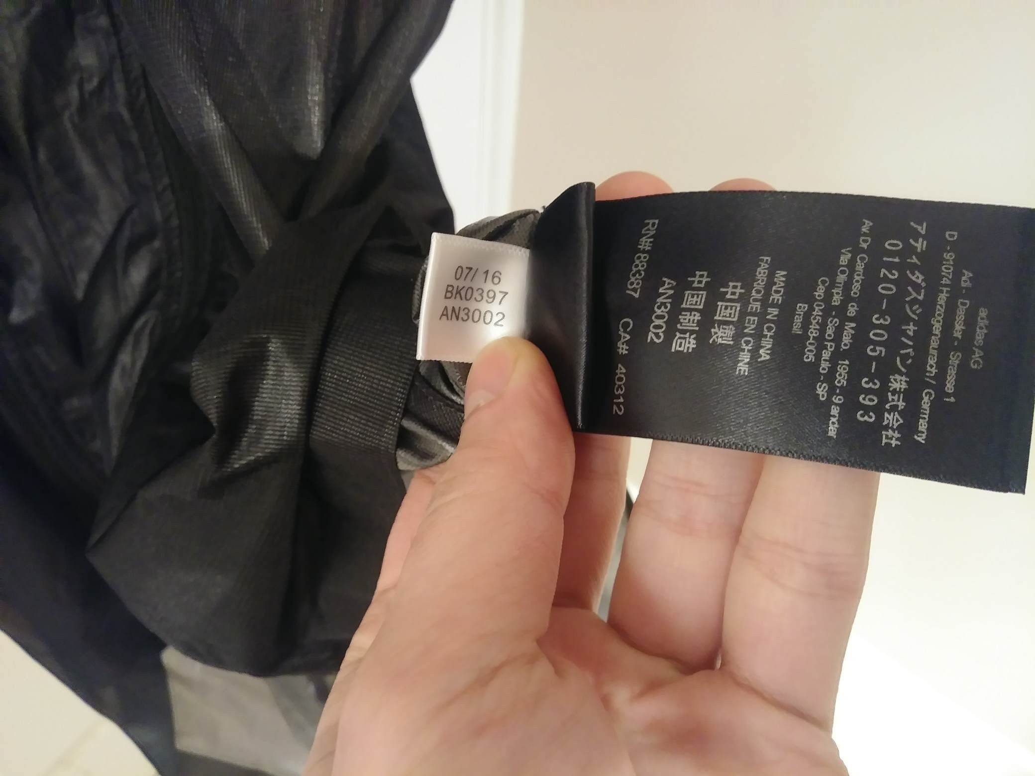 Adidas Y-3 Yohji Yamamoto Sport Lite Tech Poncho Size US L / EU 52-54 / 3 - 11 Thumbnail