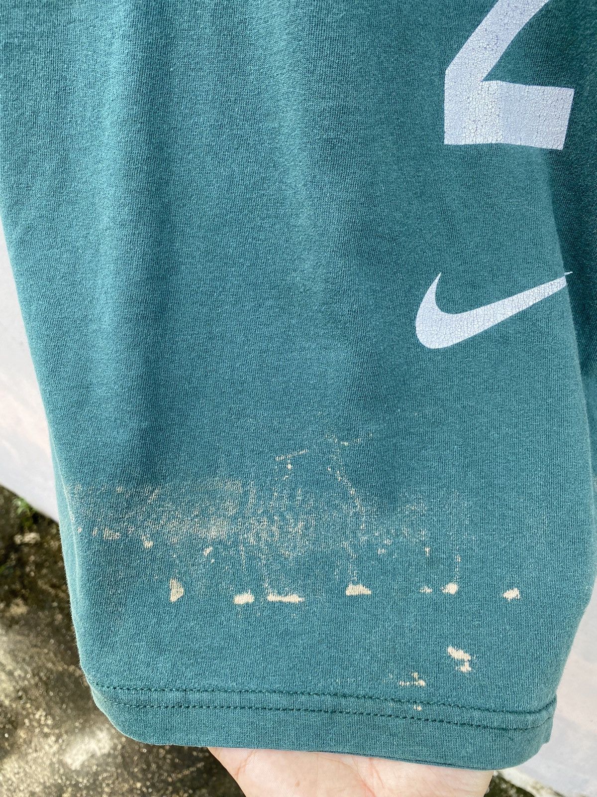 Nike Vintage 90s NIKE Vertical Logo Swoosh Green T-shirt Size US L / EU 52-54 / 3 - 6 Thumbnail