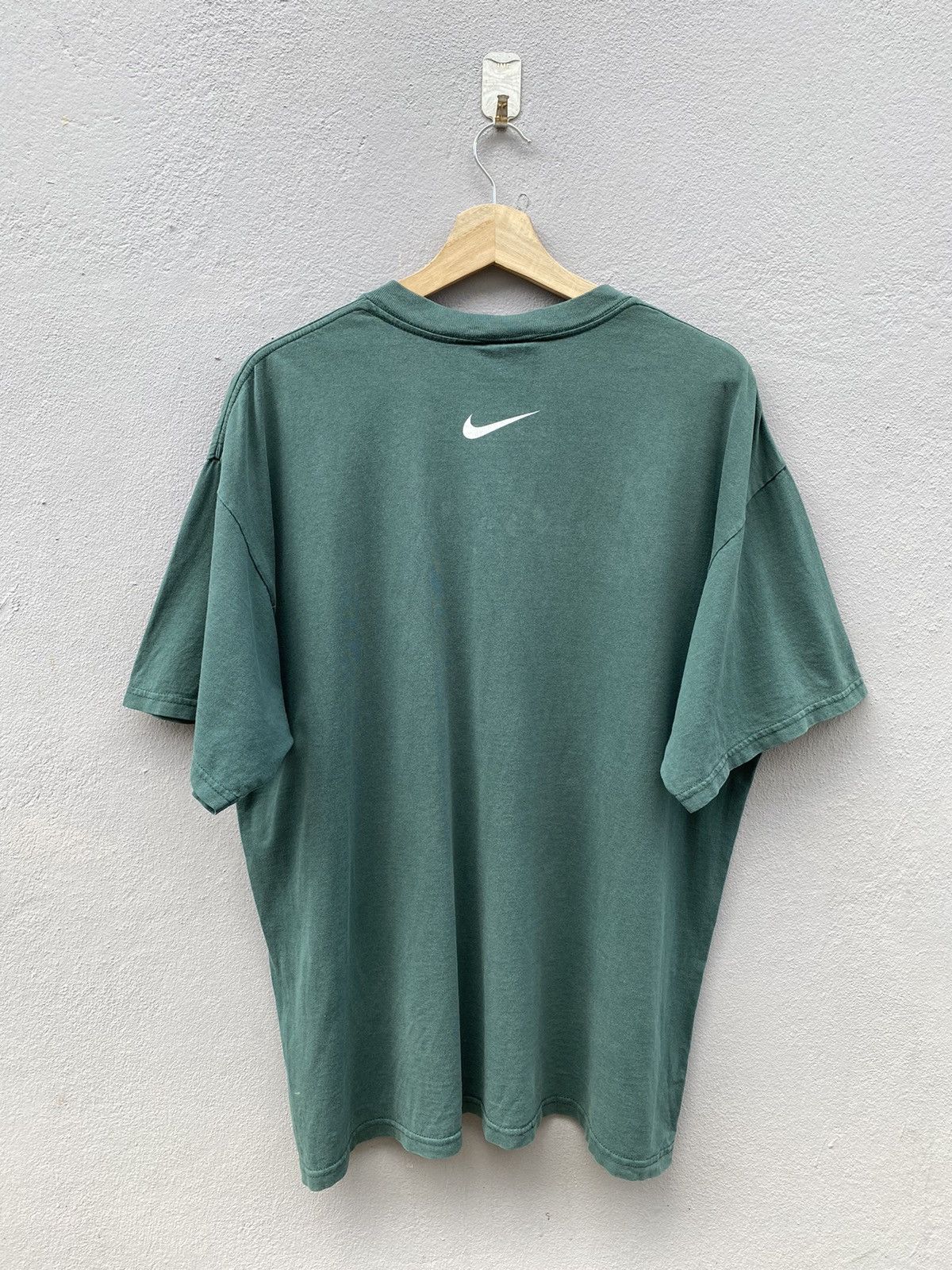 Nike Vintage 90s NIKE Vertical Logo Swoosh Green T-shirt Size US L / EU 52-54 / 3 - 7 Thumbnail