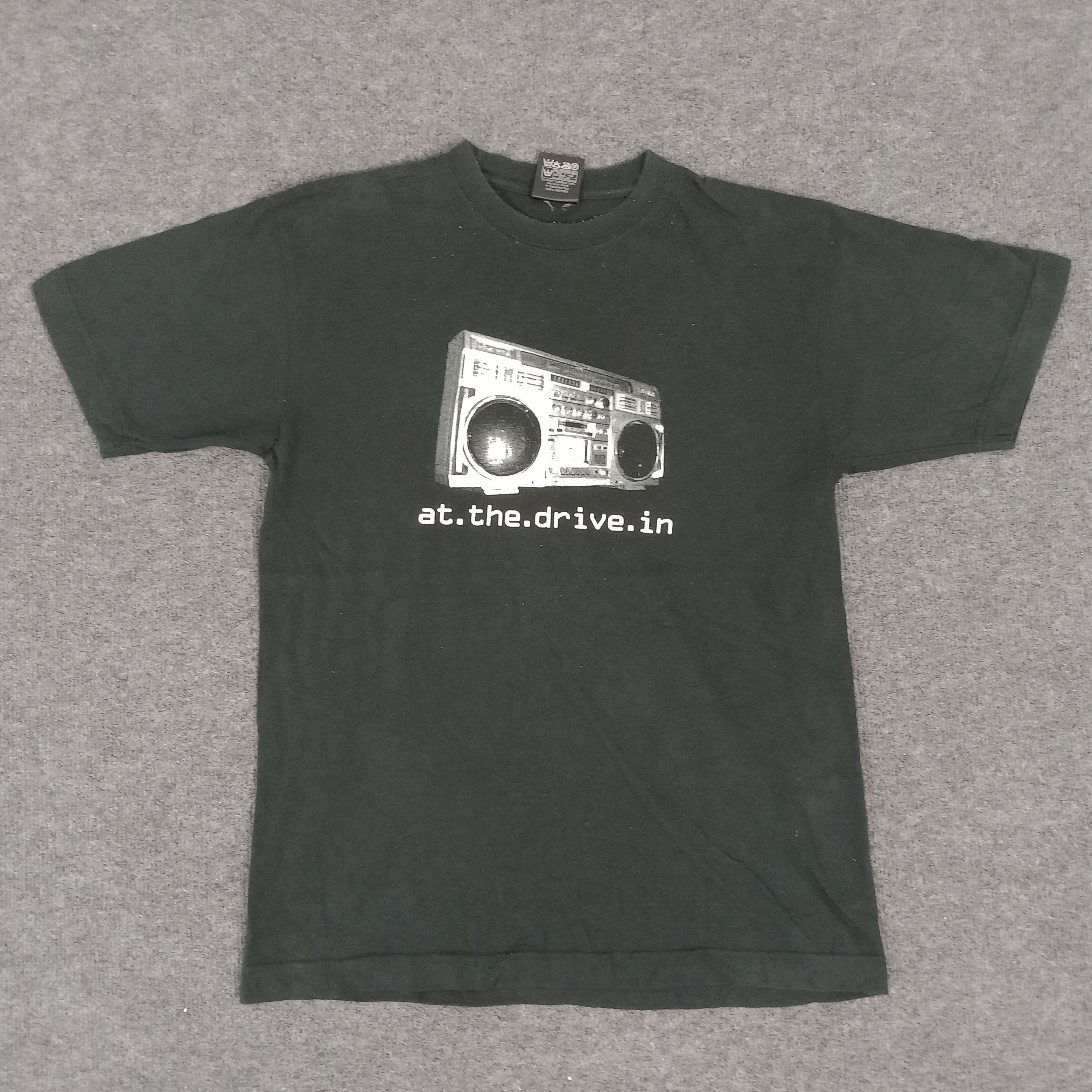 at the drive-in Tシャツ At the Drive-In Station T-shirt
