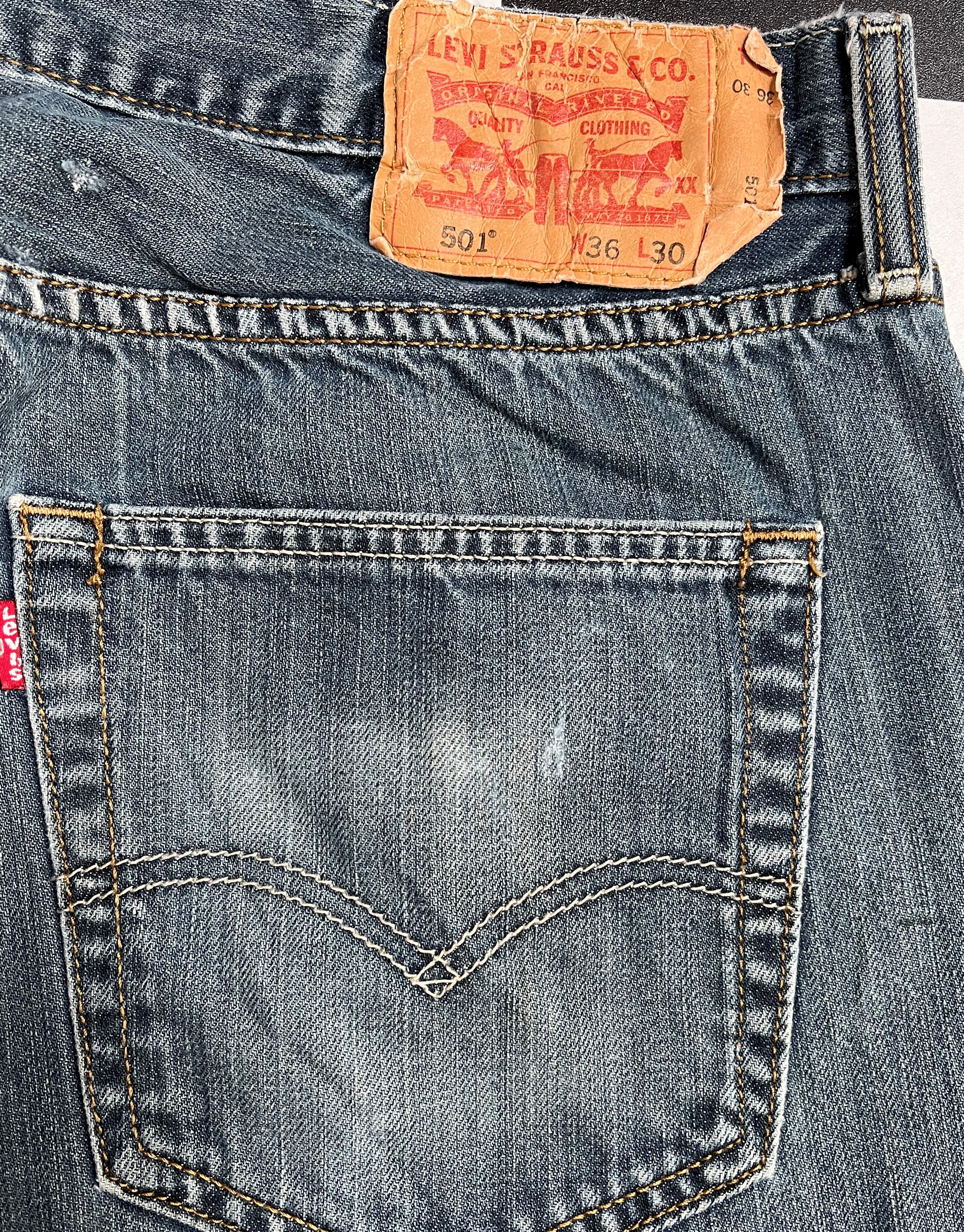 Vintage Levi's 501 Denim Jeans L124