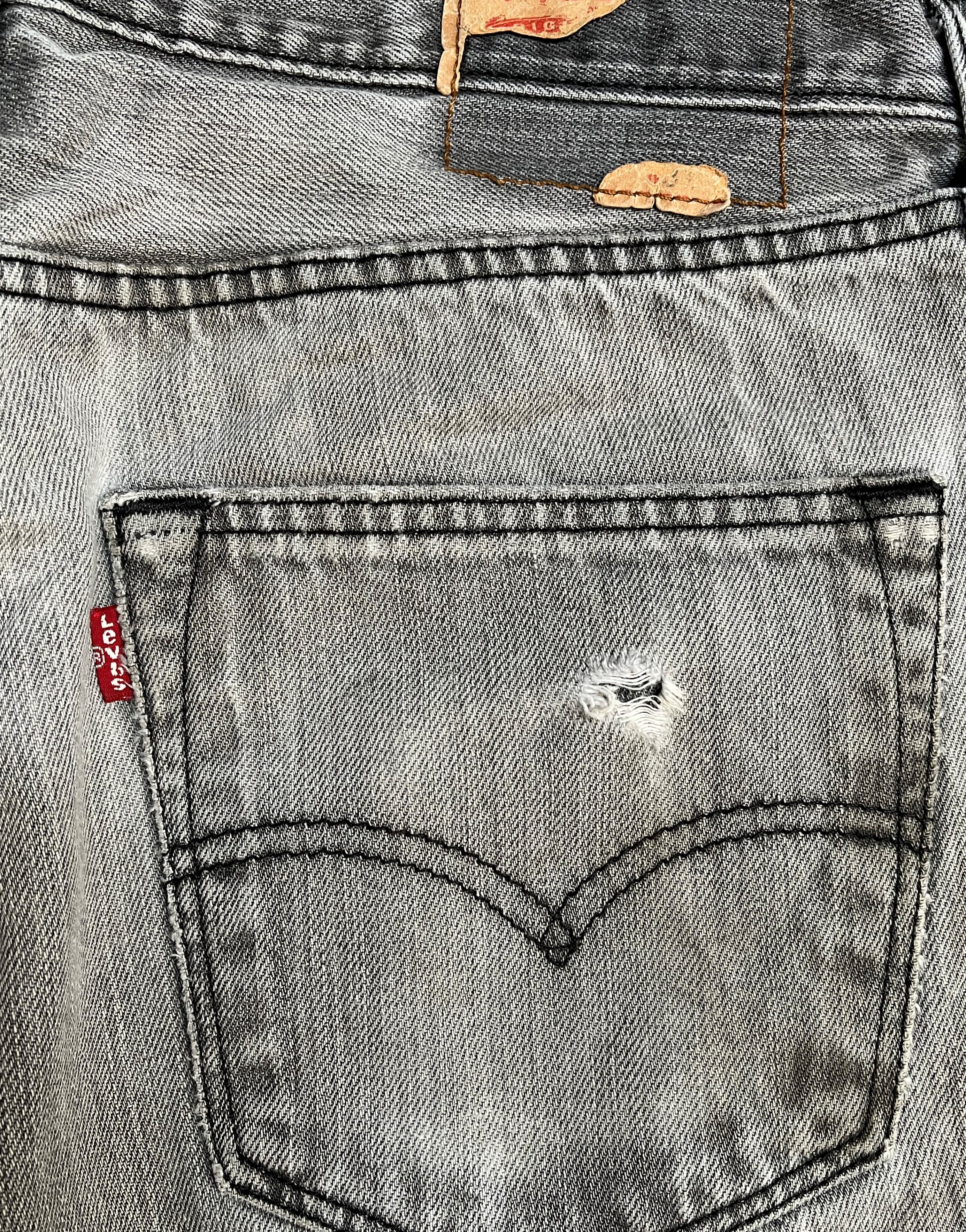 Levi's × Vintage Vintage Levi's 501 Denim Jeans L104 Size US 33 - 7 Thumbnail