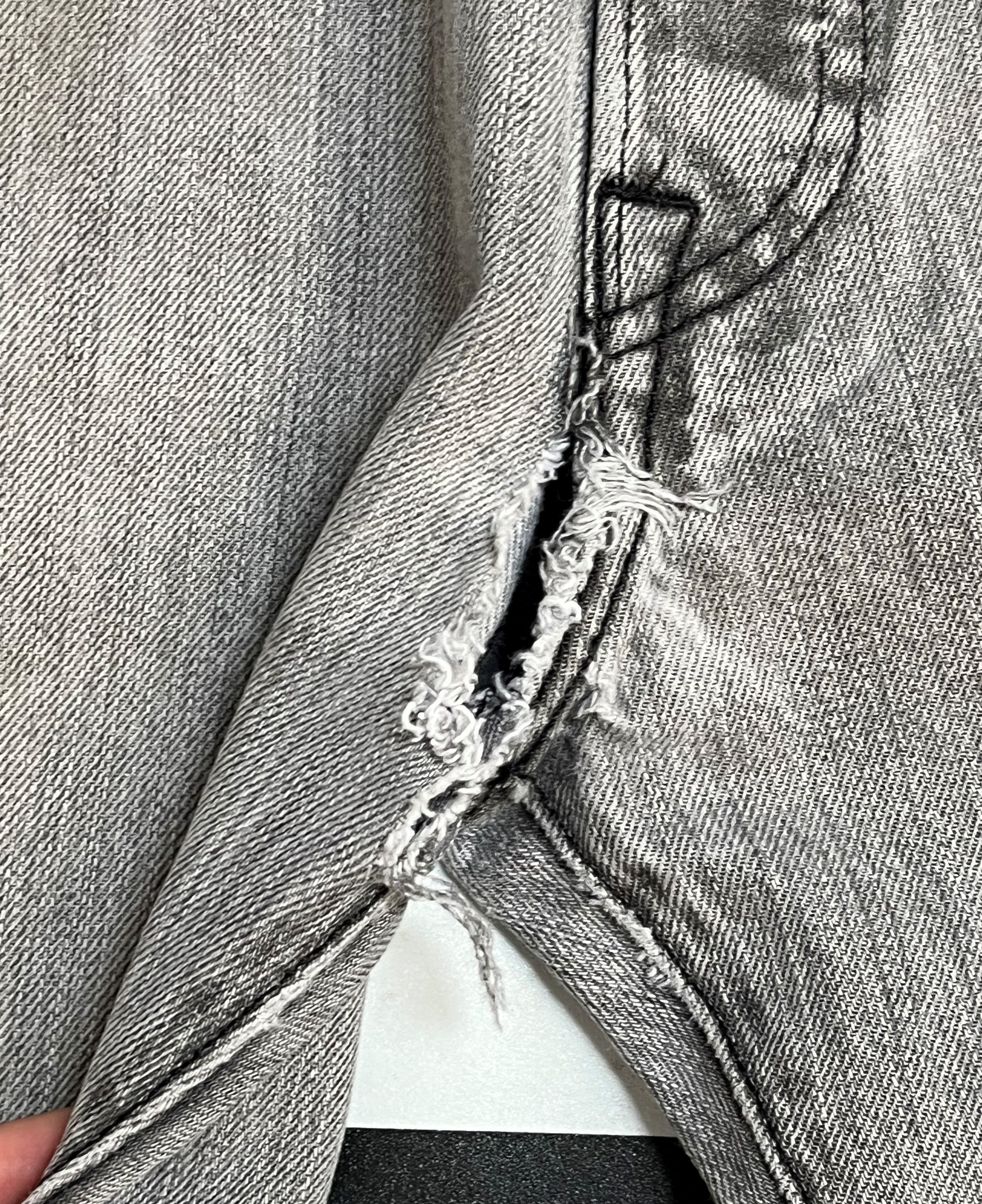 Levi's × Vintage Vintage Levi's 501 Denim Jeans L104 Size US 33 - 13 Thumbnail