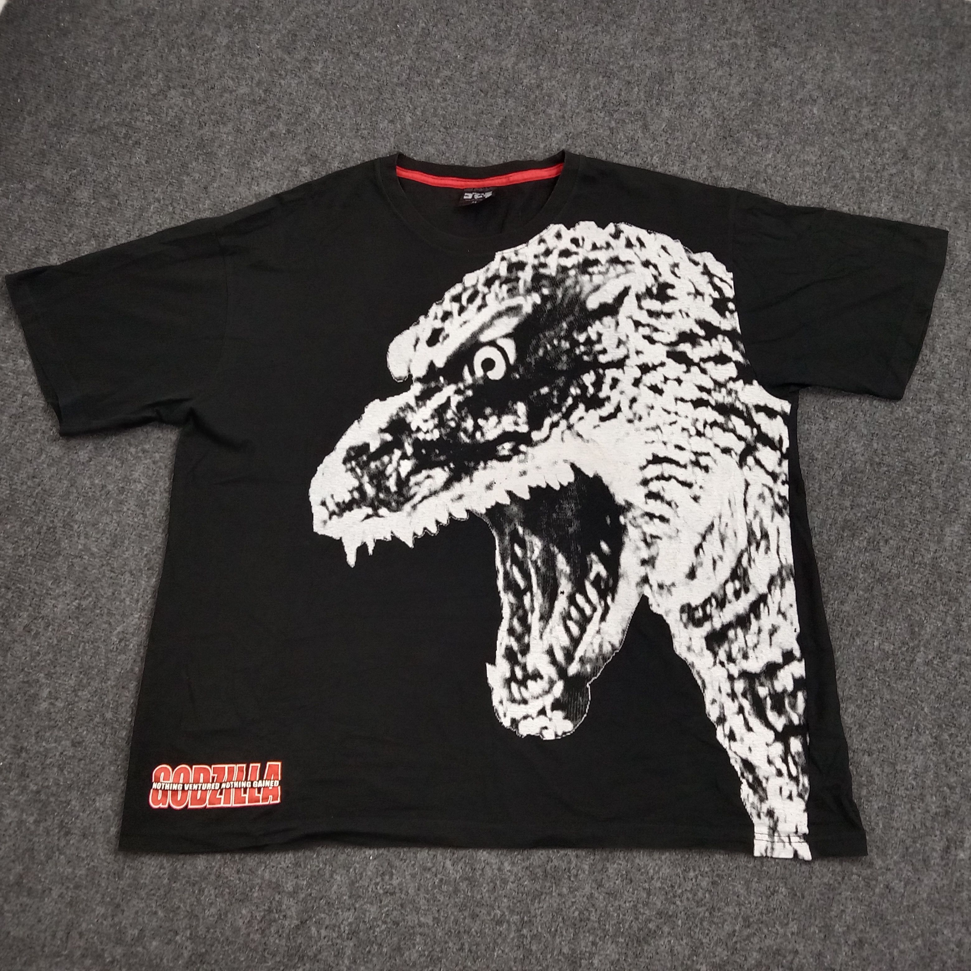 Japanese Brand × Vintage Godzilla Japanese Science Fiction Movie Vintage T-shirt Size US XXL / EU 58 / 5 - 1 Thumbnail