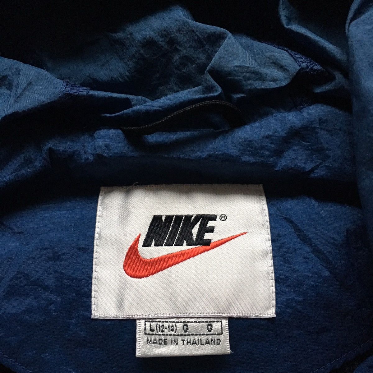 Nike × Vintage Vintage 90s Nike Embroidered Swoosh Windbreaker Jacket Rare Size L / US 10 / IT 46 - 3 Thumbnail